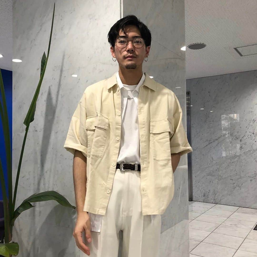 WEGOさんのインスタグラム写真 - (WEGOInstagram)「ㅤㅤㅤㅤㅤㅤㅤㅤㅤㅤㅤㅤㅤ -STAFF COLOR COORDINATE-﻿ “ホワイト”﻿ 今季注目のオールホワイトコーデ。 小物を黒で締めてあげれば、実は意外と挑戦しやすいカラーです。 　ㅤㅤㅤㅤㅤㅤㅤㅤㅤㅤㅤㅤㅤㅤㅤㅤㅤㅤ ✔︎linen mix CPO shirt ¥3,299(tax in)﻿ size:M,L﻿ ✔︎stretch broad shirt ¥2,199(tax in)﻿ size:S/M/L/XL ✔︎drop shoulder T-shirt ¥2,199(tax in)﻿ size:M/L ✔︎flare slacks ¥4,399(tax in)﻿ size:M/L ﻿ Staff:Yuta Saitou(仙台店)﻿ size:177cm﻿ @yu__sai ﻿ ﻿ #WEGO #ウィゴー #mens #メンズ #staff #カラーコーデ #ホワイト #オールホワイト」6月2日 17時38分 - wego_official