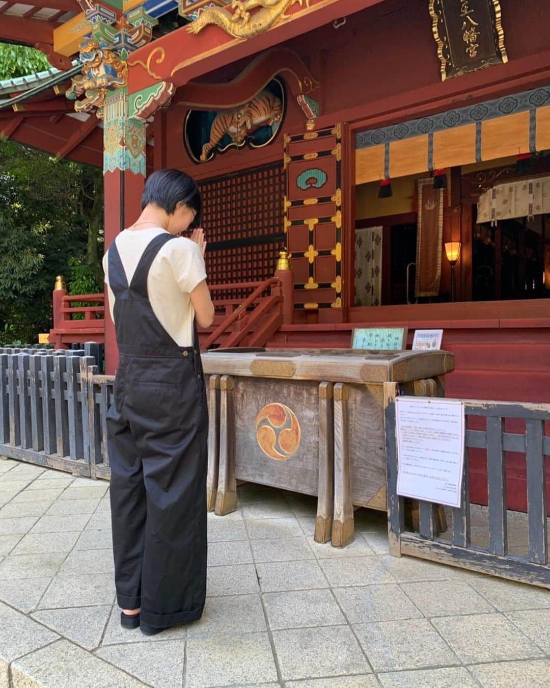 クルーズグループ【公式】のインスタグラム：「『早くコロナが落ち着いて皆様にお会いできますように』 かな⁉️☺️☺️ ・ ・ あおたんが事務所の近くにある神社へマネージャーと行ってきたようですね～☺️☺️ ・ ・ 気温差が激しいので体調 皆様きをつけましょうね🥺 ・ ・ @aoi_tojo ・ ・ #オンラインイベント #zoom #コロナに負けるな  #東条蒼 #あおたん #あおいファミリー #teamメレンゲ #クルーズグループ #crusegroup #AV女優 #セクシー女優 #アイドル  #좋아요환영 #소통환영 #오오티디 #팔로우미 #팔로우 #소통해요 #셀카 #셀피 #셀스타그램  #扎心了 #赞 #好吃 #粉我 #照片 #时装 #谢谢你总是关照我 #请多」