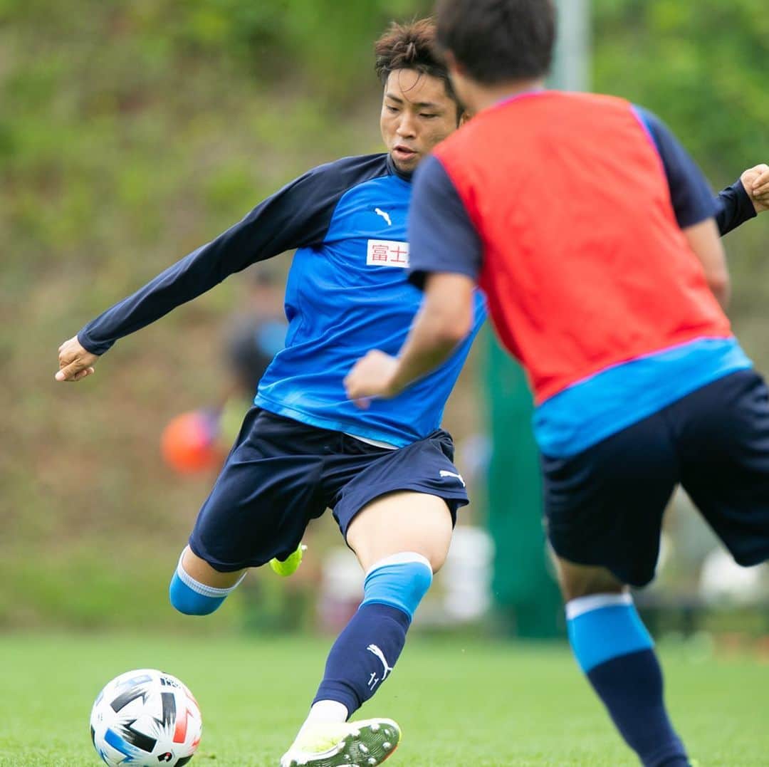 小林悠さんのインスタグラム写真 - (小林悠Instagram)「練習再開⚽️ 今日から全体練習が再開しました😄  最前線で新型コロナウィルスと戦ってくれている全ての人に感謝して、サッカーができる喜びを噛みしめながらトレーニングに取り組んで行きたいと思います。  明日も練習頑張ります👍」6月2日 18時17分 - kobayashiyu11