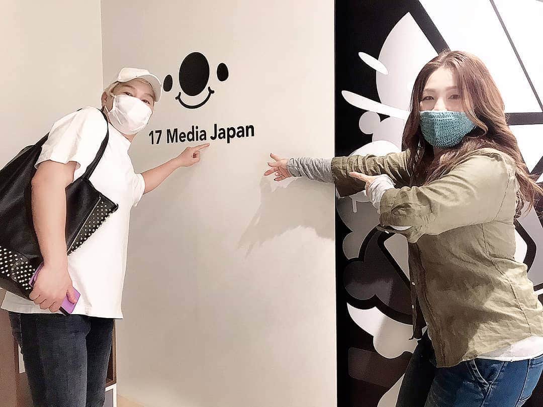 のインスタグラム：「『17Sports Week』 19時～ 17live配信スタートですよ(^^) 井上貴子選手と対談でーす！ お楽しみにー！！ #17live  #配信 #井上貴子 #神取忍 #プロレス」