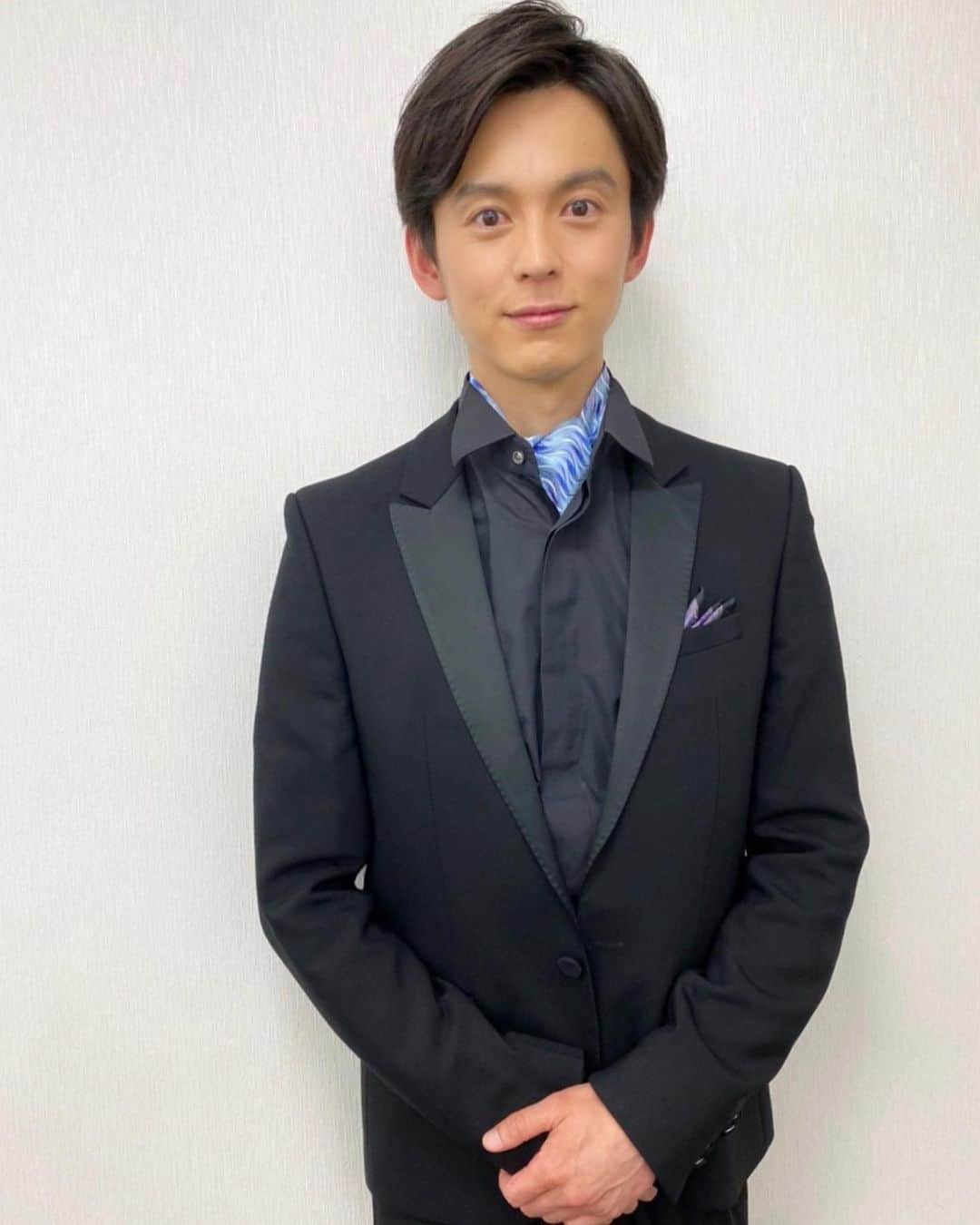 片岡信和さんのインスタグラム写真 - (片岡信和Instagram)「「Ｑさま!!」に出演させていただきました。 初戦でカズレーザーさんと戦うことになりましたが、最善を尽くしましたよ。うん。 ・ 正解を出すこともできてホッとしています。 これをきっかけに、真剣にクイズ王を目指しまっす。 勉強します。応援してくれた方、ありがとうございました♪ ・ #Ｑさま #クイズ #テレビ朝日 #タキシード #スーツ男子 #気象予報士 #テレビ #tuxedo #suits #japan」6月2日 18時42分 - shinwakataoka