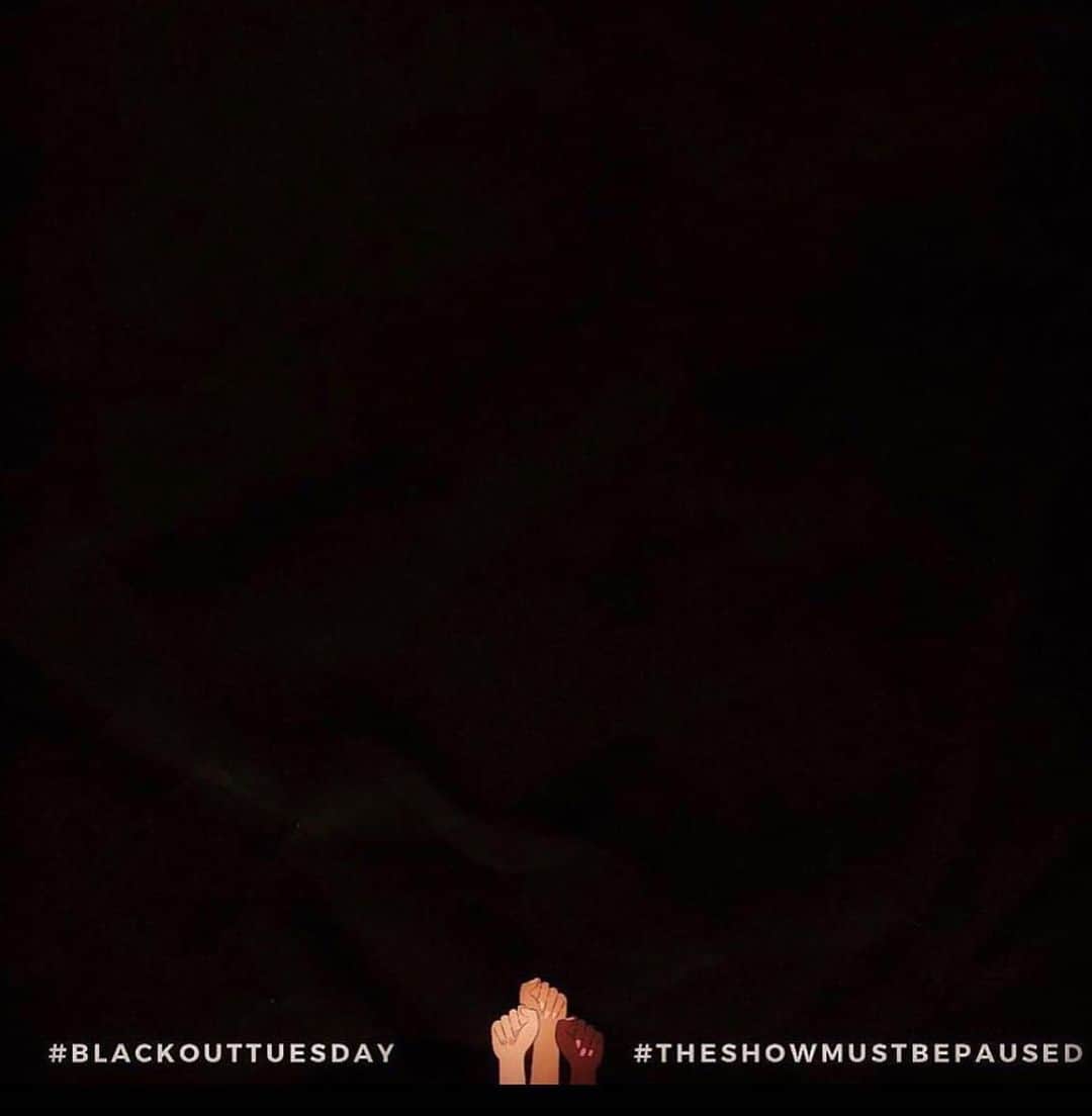 デズリー・ヘンリーさんのインスタグラム写真 - (デズリー・ヘンリーInstagram)「#BlackOutTuesday ✊🏿」6月2日 18時43分 - desiree_lh
