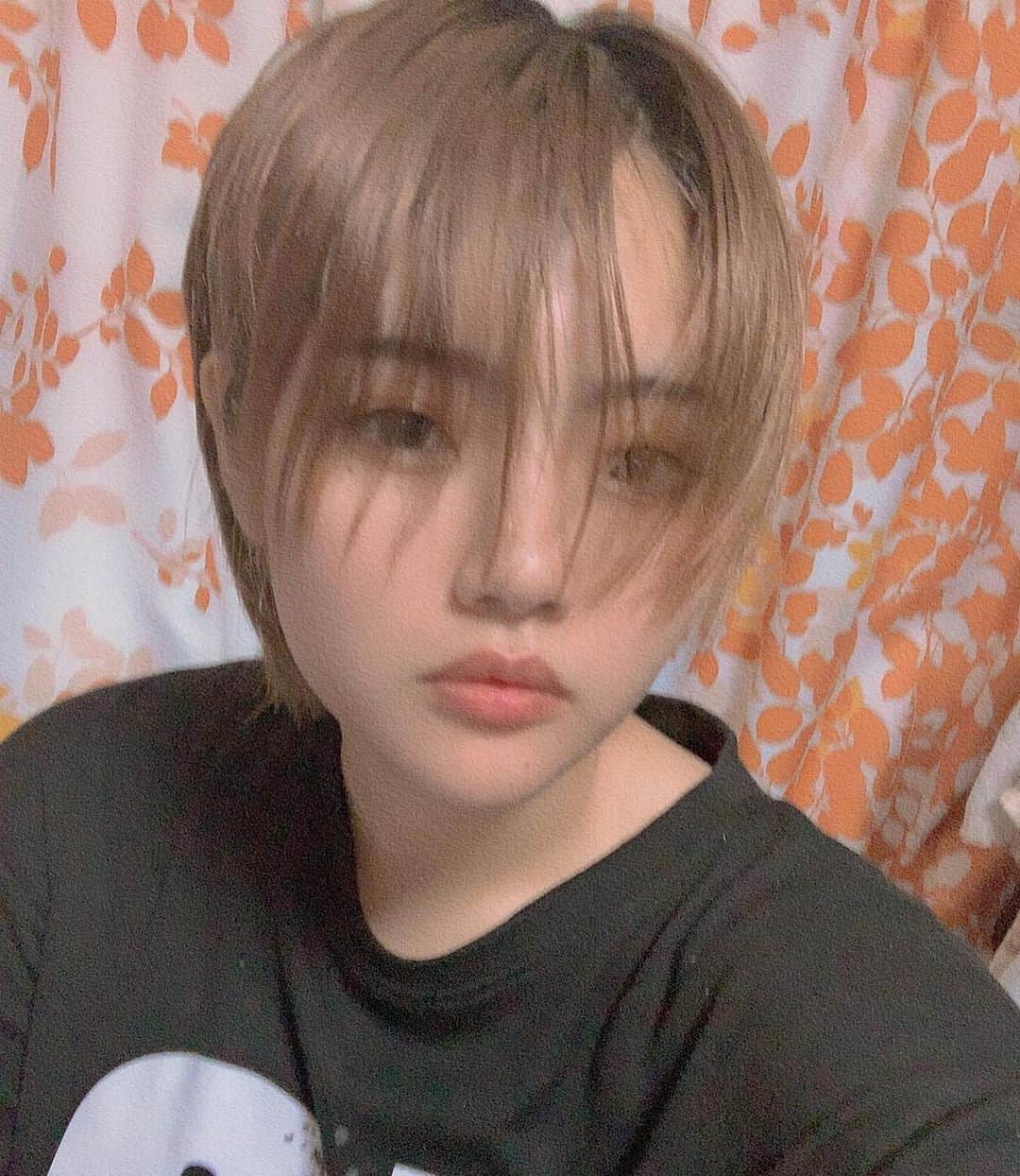 のインスタグラム：「明日髪の毛切りに行けます。やったね！ #shorthair #hair  #無造作ヘア #ショートヘア #ショットカット #shortcut #ブラウン#brown」