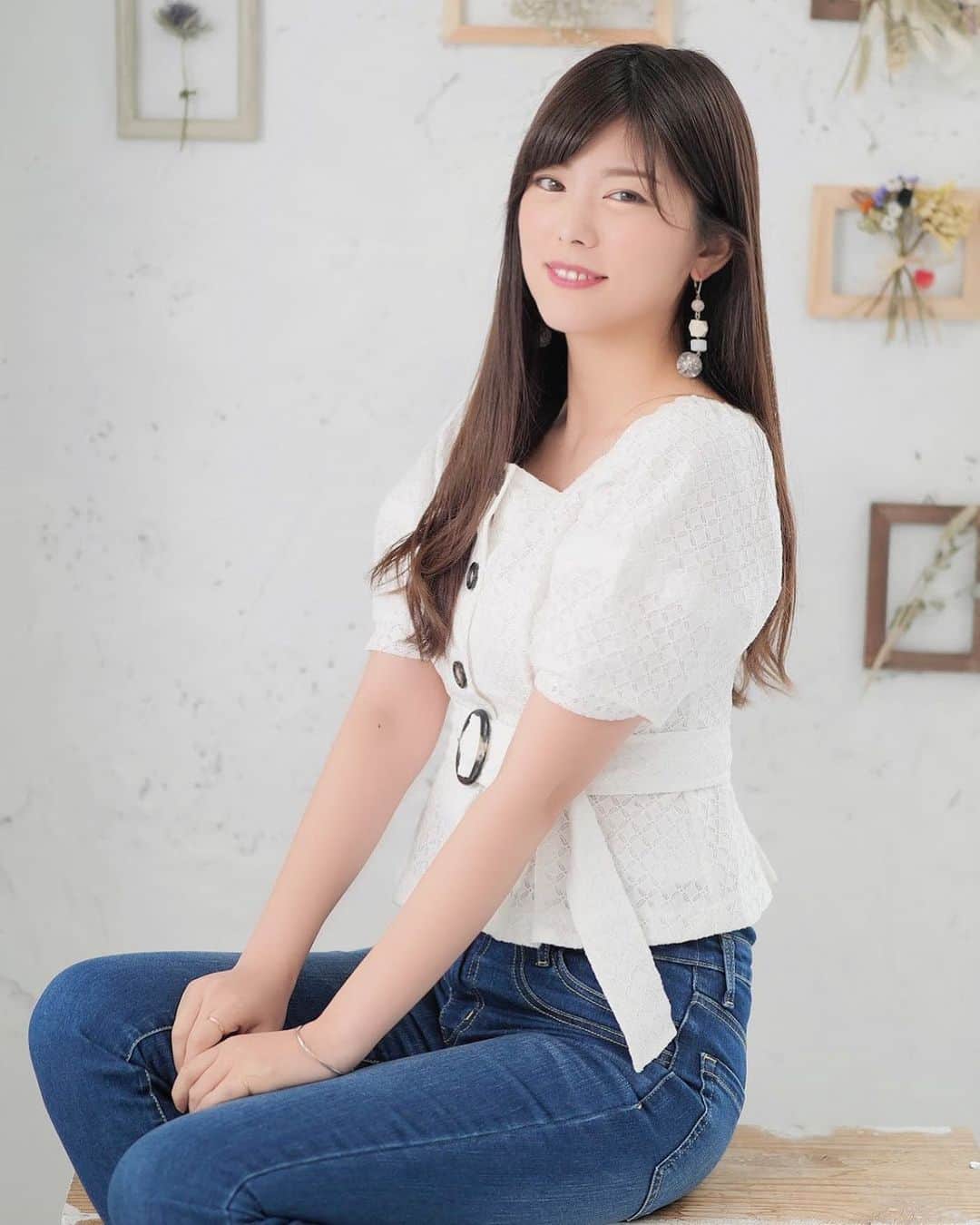 熊林保奈美のインスタグラム：「* . 美容室行きたいなぁ…✂️ でもまた増え始めてるし 行くの怖いなぁ… もう3ヶ月経とうとしてるよ…😭 . * #モデル #撮影会モデル #ポートレートモデル #サロンモデル #イベントコンパニオン #レースクイーン #RQ #熊林保奈美 #道産子 #Japanesegirl #paddokgirls #pitgirl #instalike #맞팔」