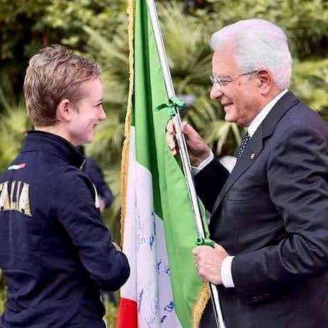 ベアトリーチェ・ヴィオのインスタグラム：「#2giugno Festa della Repubblica 🇮🇹 Lavoriamo tutti insieme per un’Italia migliore e per un mondo più giusto.  Fiera di far parte di questa grande squadra 🦾💚🤍❤」