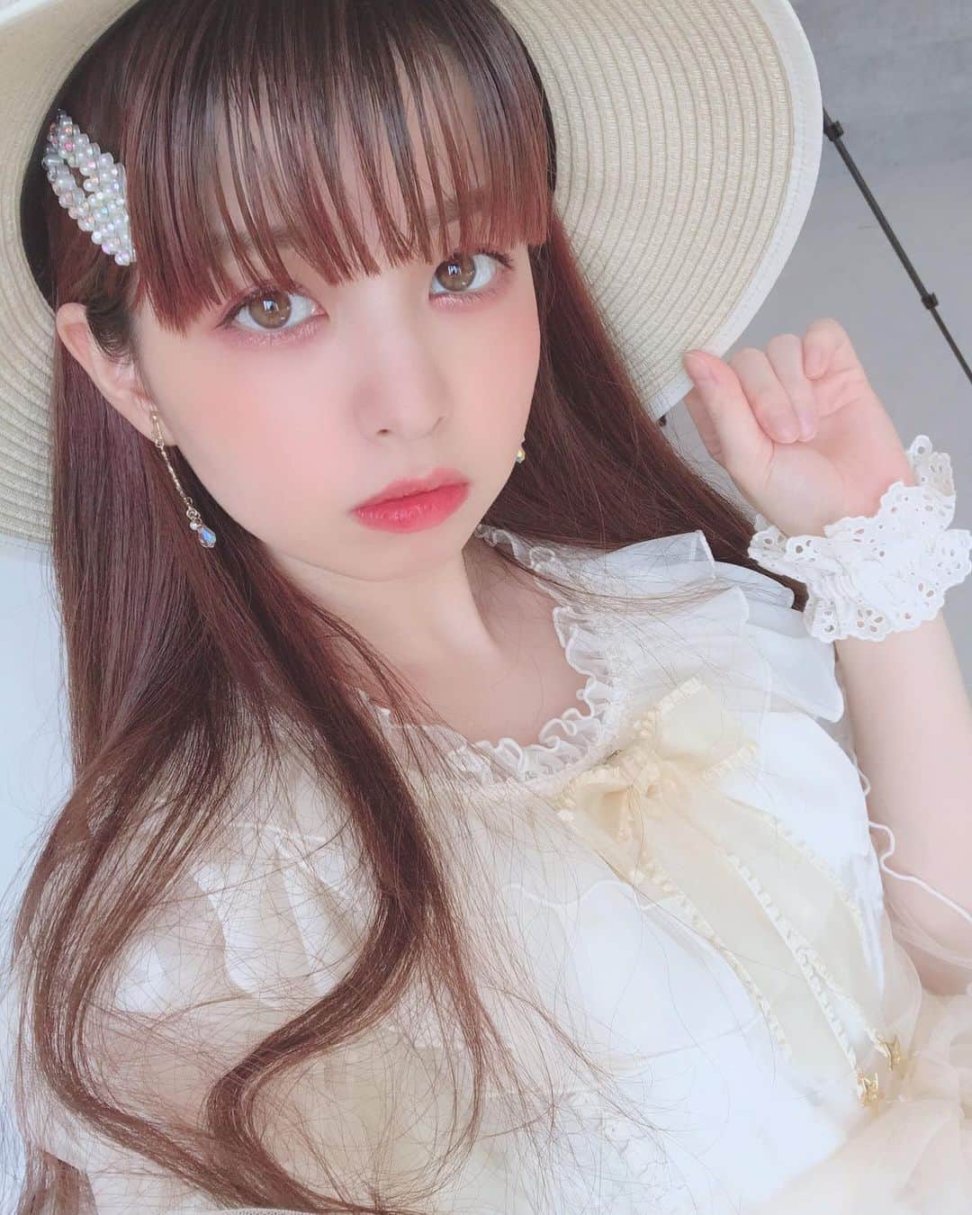 のインスタグラム：「どうも夏奈つなです」
