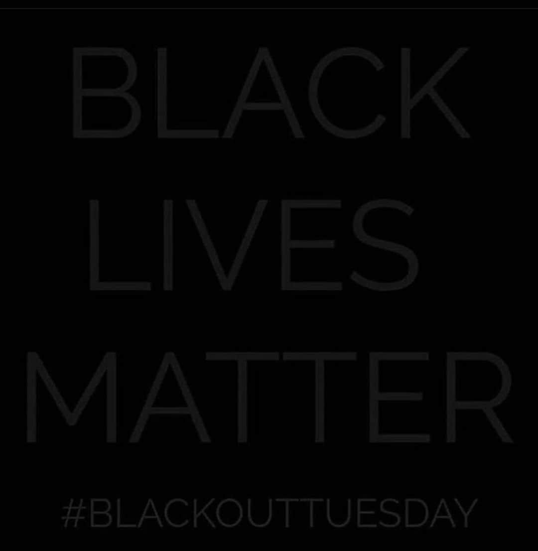 アニス・ベン＝ハティラさんのインスタグラム写真 - (アニス・ベン＝ハティラInstagram)「#blacklivesmatter #blackouttuesday ✊🏻✊🏼✊🏽✊🏾✊🏿」6月2日 19時25分 - a.b.h.10