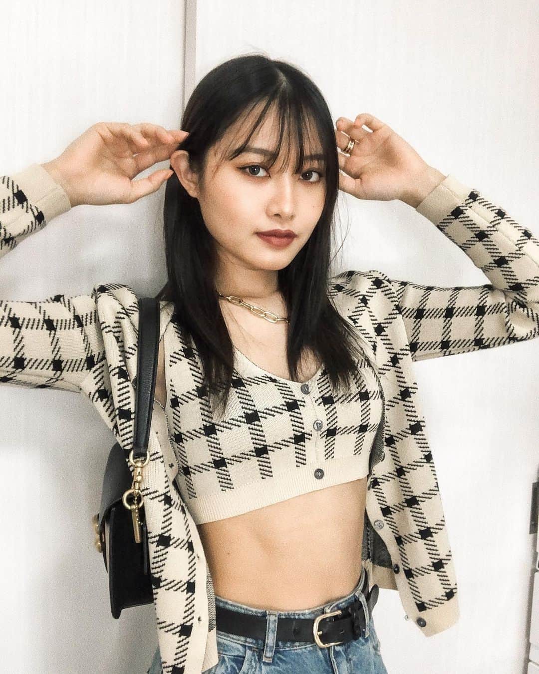 のインスタグラム：「【 #しゅなっぷ 】 . cardigan&tops _ @lucepopo_official  pants _ @zara  belt _ @hm  bag _ @coach . . #服 #私服 #ファッション #コーデ #コーディネート #coordinate #fashion #ootd #outfit #code #春服 #春コーデ #夏服 #夏コーデ」