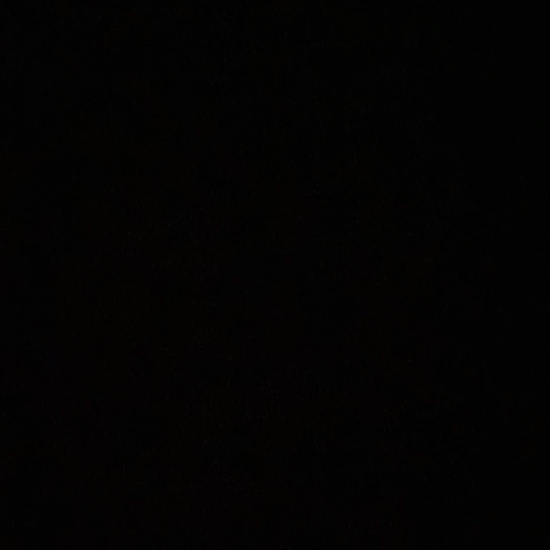ティラーヌ・ブロンドーのインスタグラム：「🖤 #blackouttuesday」