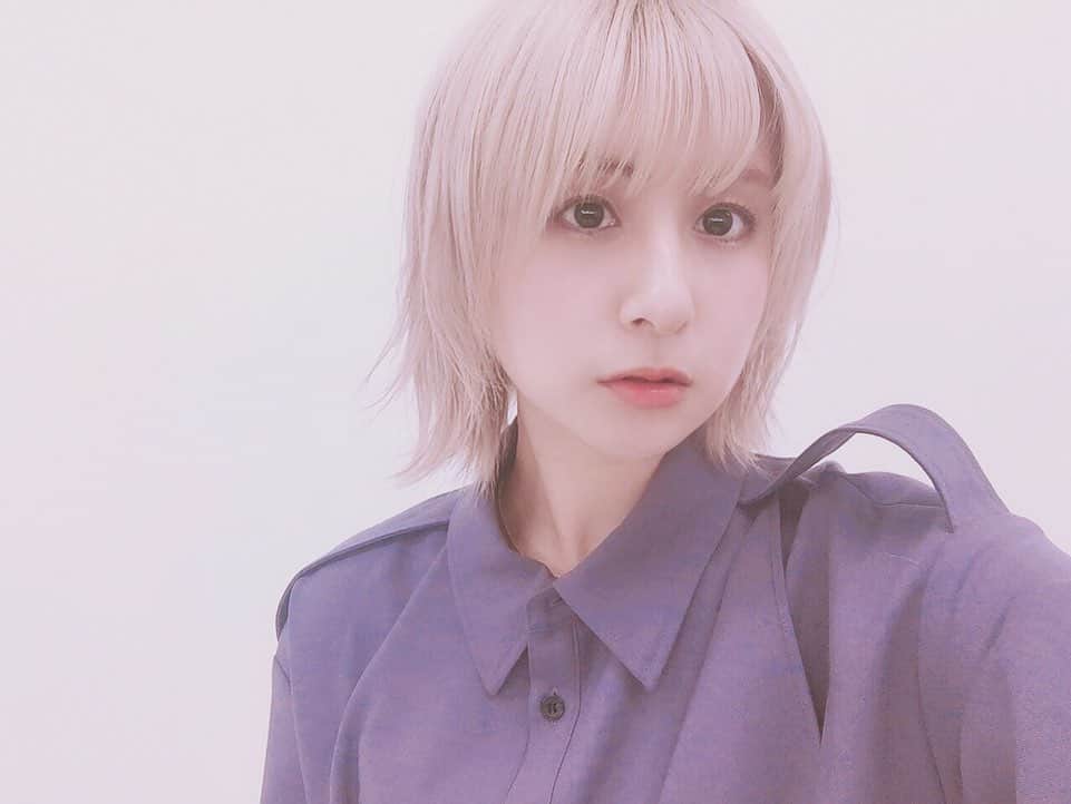 吉田有里さんのインスタグラム写真 - (吉田有里Instagram)「New hair  #ウルフカット #ウルフ #ハッシュカット #허쉬컷﻿ #金髪 #ハイトーン #금발」6月2日 20時01分 - yu_ri_ysd