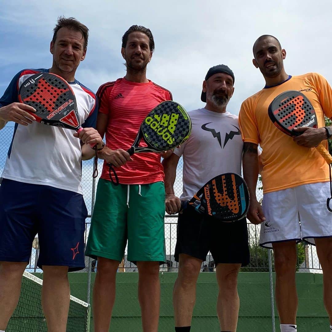 のインスタグラム：「Por fin...!!! 🎾🎾🎾 @joamra @alexperezaracil @ivan.perez9」