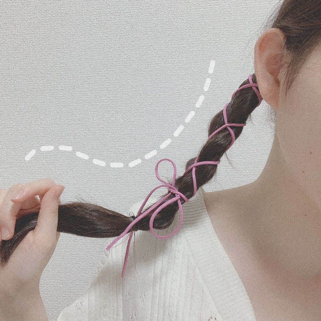 山崎カノンさんのインスタグラム写真 - (山崎カノンInstagram)「6月だ〜〜〜〜〜！ 今日はヘアアレンジしてみたよ❤︎ まだまだ練習中~💖 ・ ・  #ヘアアレンジ #ヘアアレンジ簡単 #hairstyle #hairarrange」6月2日 20時15分 - kanonyamazaki