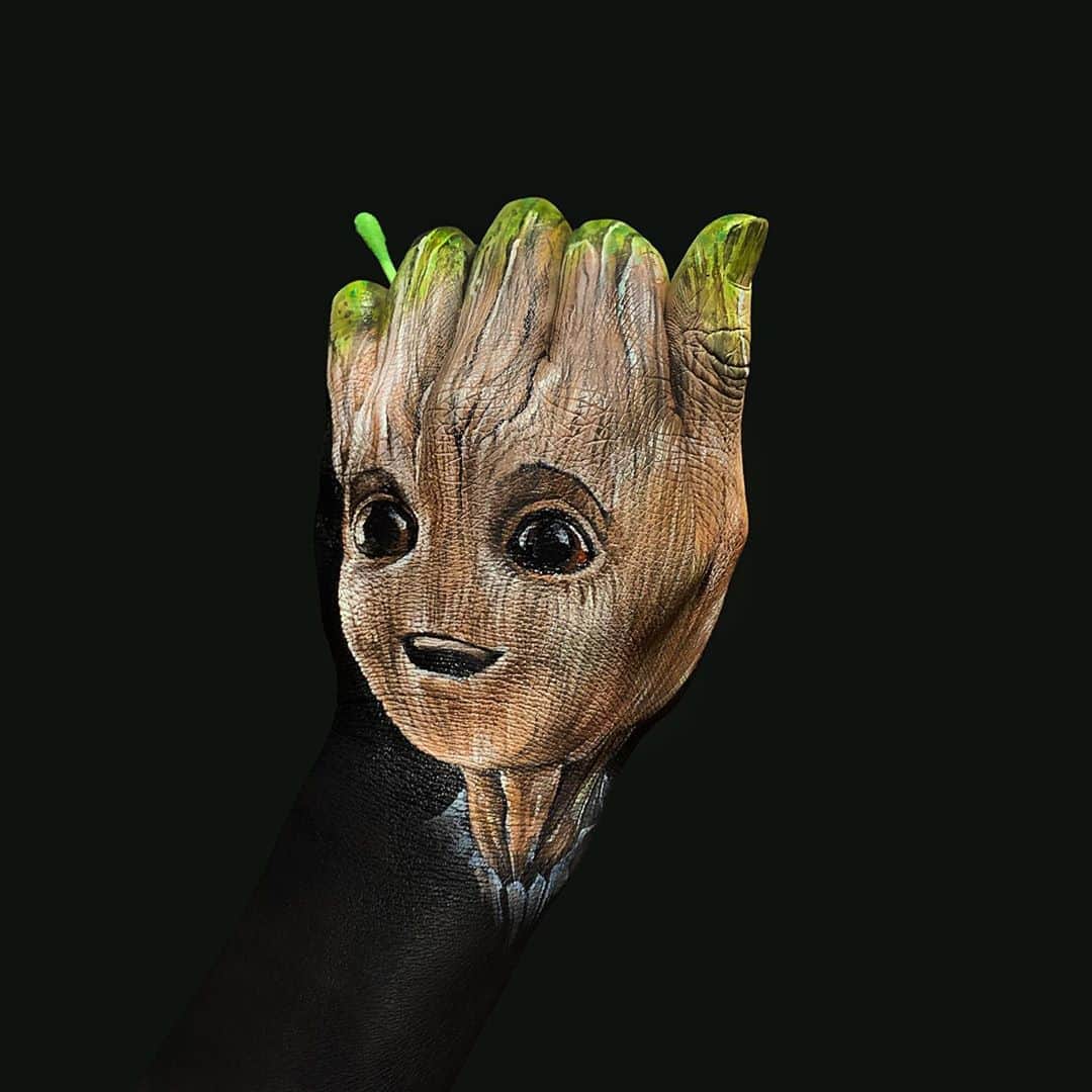 Amazing JIROさんのインスタグラム写真 - (Amazing JIROInstagram)「I painted Groot on my hand! ． #amazing_jiro #avengers #gardiansofthegalaxy #groot #marvel #stayhome #stayathome #staysafe #staystrong #quarantine #quarantinelife #quarantineart #quarantineartclub #art #bodypaint #dailyart #アベンジャーズ #グルート #マーベル #おうちで過ごそう #うちで過ごそう #おうち時間 #お家時間 #おうちじかん #おうちでアート #アート #ボディペイント #ペイント #頑張ろう #コロナウイルスが早く終息しますように」6月2日 20時29分 - amazing_jiro