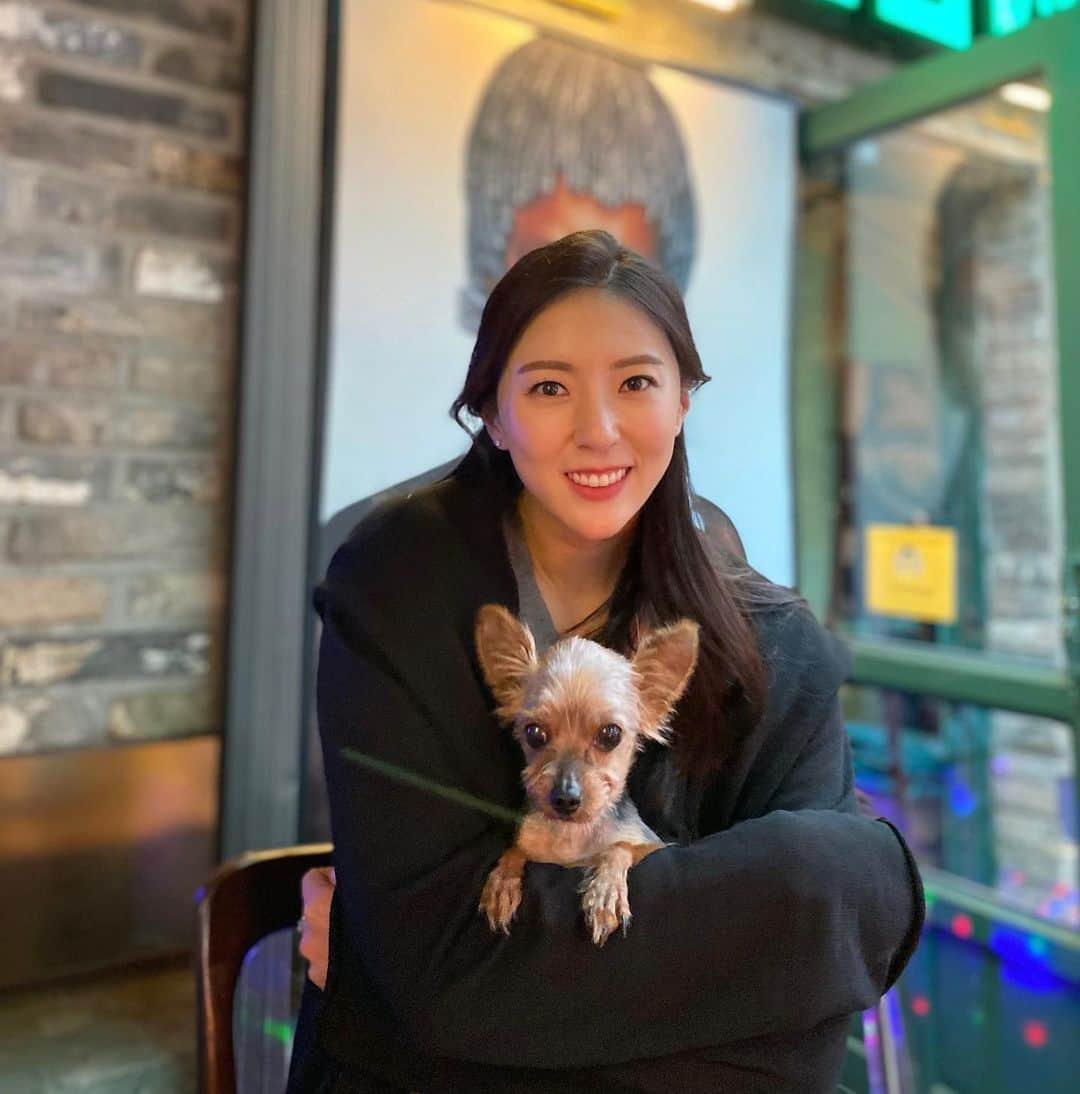 ユンチェヨンさんのインスタグラム写真 - (ユンチェヨンInstagram)「- 촬영끝나고 사랑이랑 외출. 귀 쫑긋 ! 우리 따랑이 신나쪄요 🐶아프지마 울 사랑이 ❤️」6月2日 20時34分 - cyyoon35