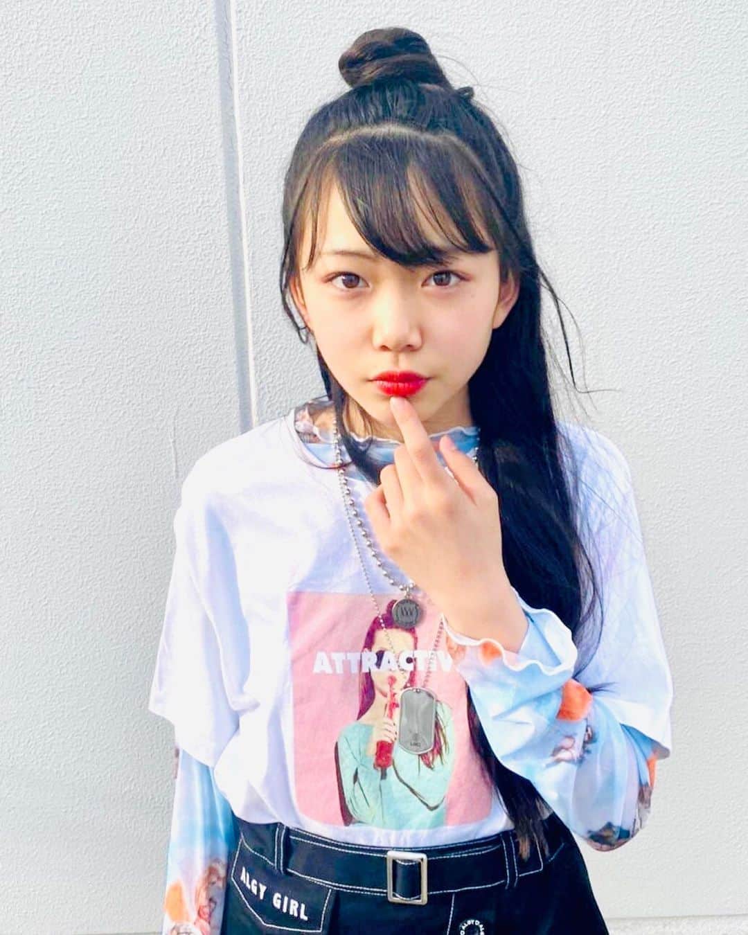 ニコ☆プチのインスタグラム：「🌸🦸‍♀️✨ スー読コーデ第2弾は セルフプロデュースの天才🧚‍♀️🧚‍♀️ みゆちゃん🥳🌈 . . ポップもガーリーもクールも なんでも似合う‼︎👗🎶 ラストミッションも いろんな5パターン見せてくれましたっ(  ᐛ )🍓 #スーパー読者モデル  @harumiyulala  #スー読 #コーデノック  #specialthanks」