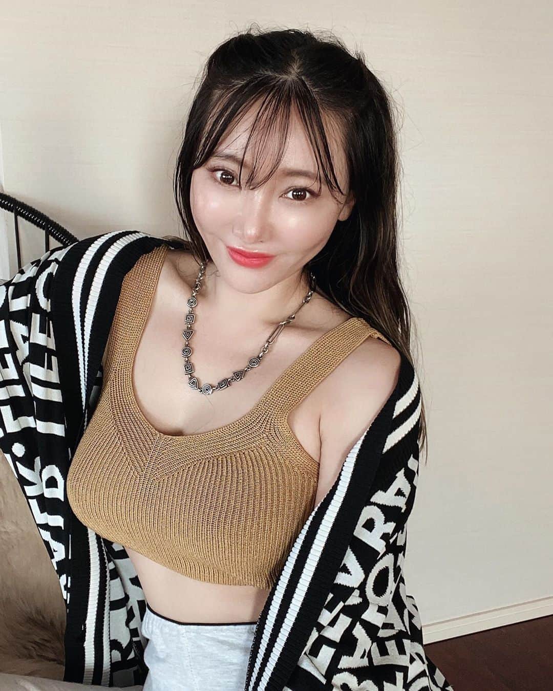 クリスティン・ウェイのインスタグラム：「Today’s outfit #balrs #balrjpn #christinewei #cwfashion #fashiongram」