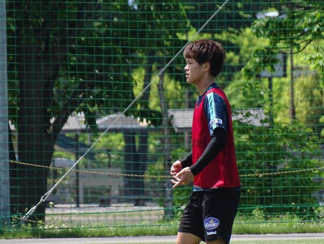 福島ユナイテッドFCさんのインスタグラム写真 - (福島ユナイテッドFCInstagram)「本日より全体練習再開しました⚽️ J3開幕まで、あと4週…  正直、十分とは言えない準備期間ではありますが、みんなサッカーができる喜びを感じて練習に取り組んでいました😌💓 ここから開幕に向けてしっかり調整していきます‼️ #福島ユナイテッド #練習再開」6月2日 21時49分 - fukushimaunited_fc
