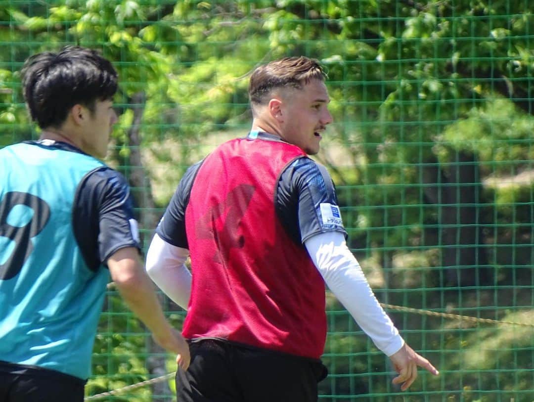 福島ユナイテッドFCさんのインスタグラム写真 - (福島ユナイテッドFCInstagram)「本日より全体練習再開しました⚽️ J3開幕まで、あと4週…  正直、十分とは言えない準備期間ではありますが、みんなサッカーができる喜びを感じて練習に取り組んでいました😌💓 ここから開幕に向けてしっかり調整していきます‼️ #福島ユナイテッド #練習再開」6月2日 21時49分 - fukushimaunited_fc