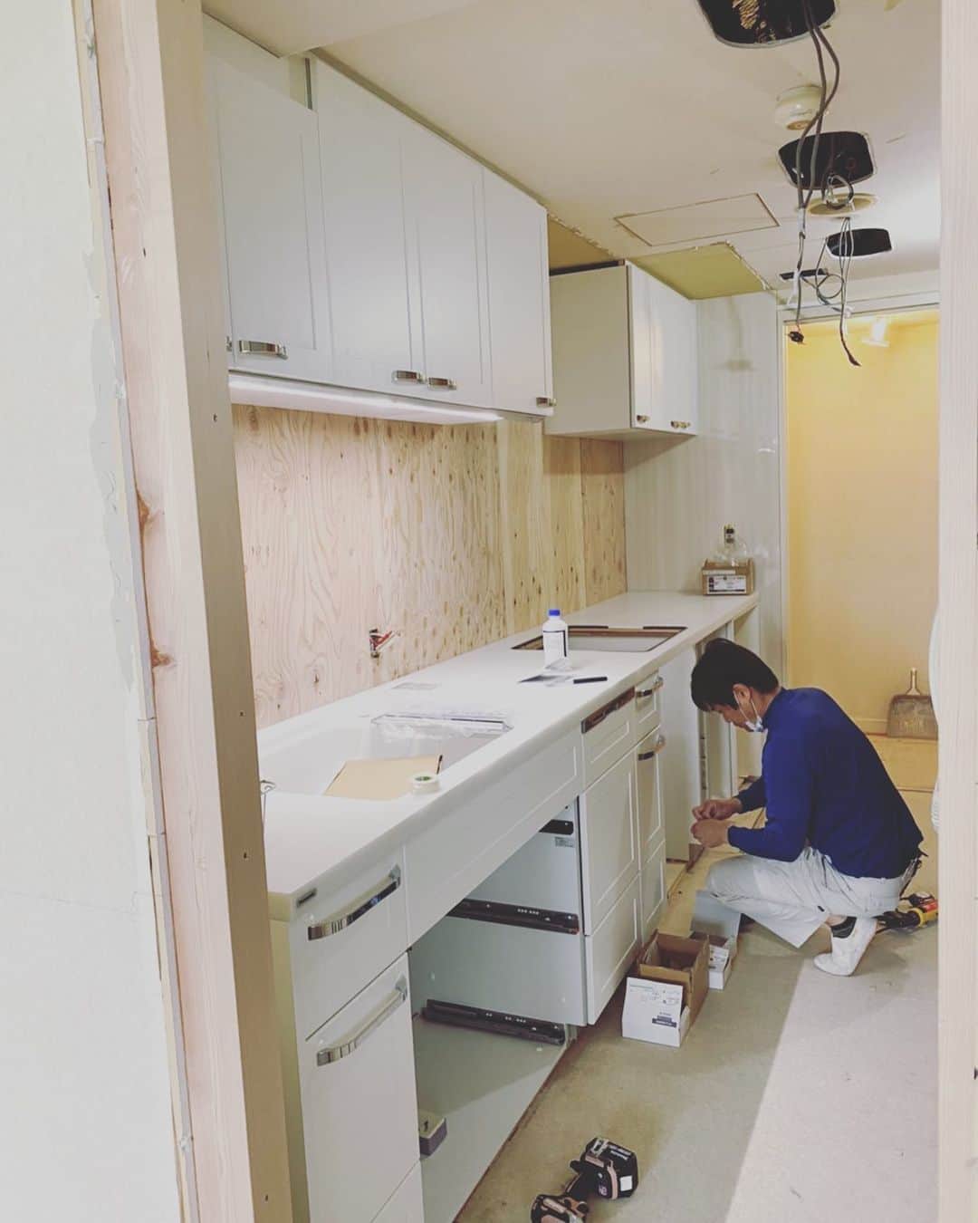 長野智子さんのインスタグラム写真 - (長野智子Instagram)「家づくり進行中です。  キッチンの完成が楽しみ♡  #キッチン #リフォーム #白いキッチン」6月2日 21時46分 - naganotomoko