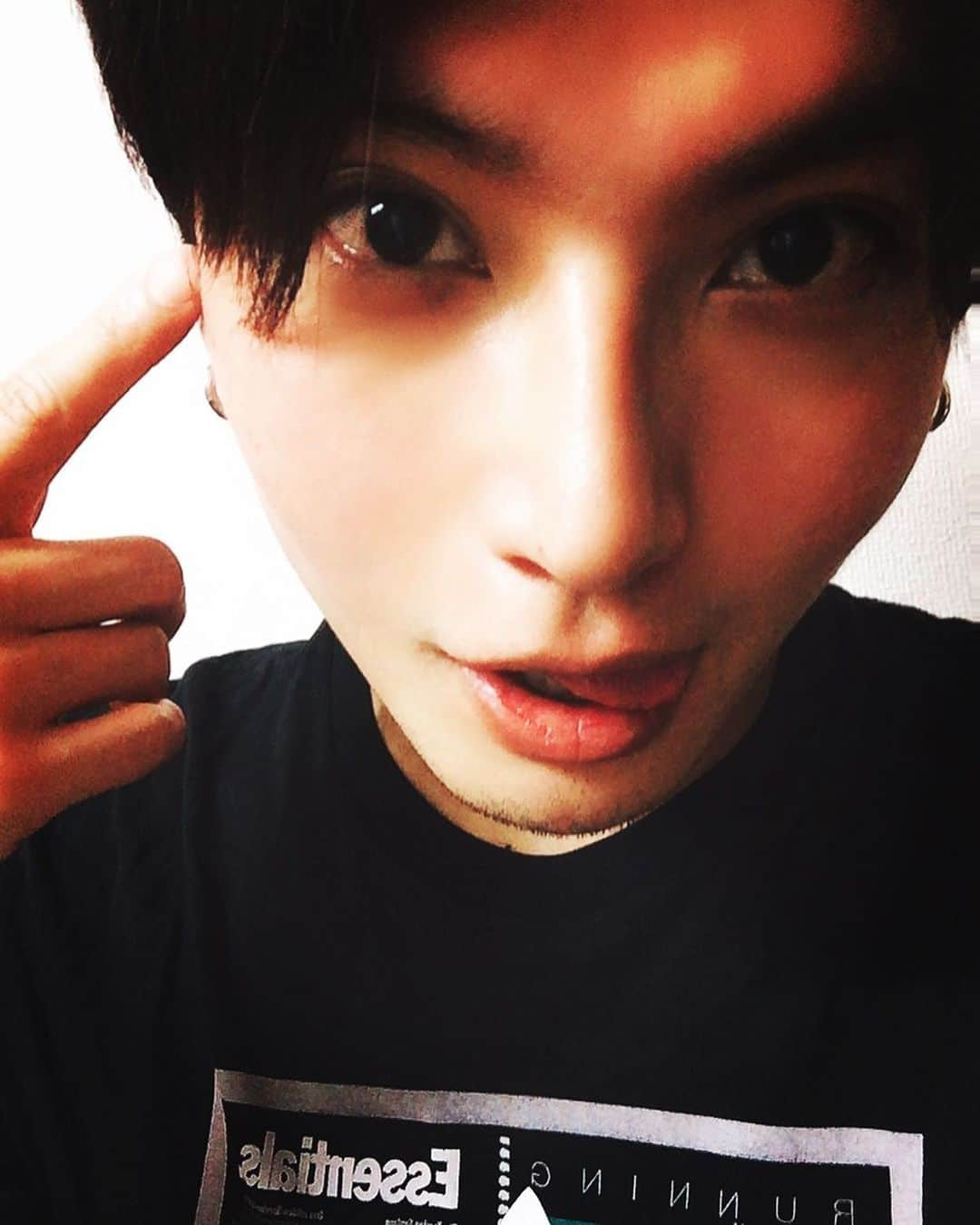 友常勇気さんのインスタグラム写真 - (友常勇気Instagram)「smug face.lol #友常勇気 #ドヤ顔 #4連発 #笑」6月2日 22時00分 - yuki_tomotsune