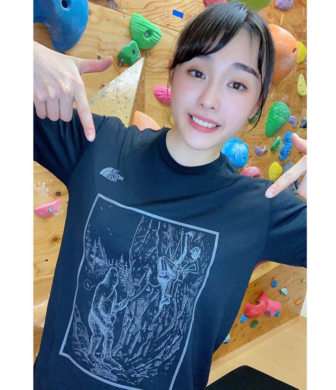 伊藤ふたばさんのインスタグラム写真 - (伊藤ふたばInstagram)「#TNF_CLIMBTOGETHER ・ Tシャツを買うことで、お世話になったクライミングジムを応援しよう📣というチャリティーキャンペーンが始まりました！ ・ 期間は2020年6月1日〜30日の1ヶ月間です！ ・ 詳細はストーリーにURLを貼っておきます☺️💕」6月2日 22時09分 - futaba_ito