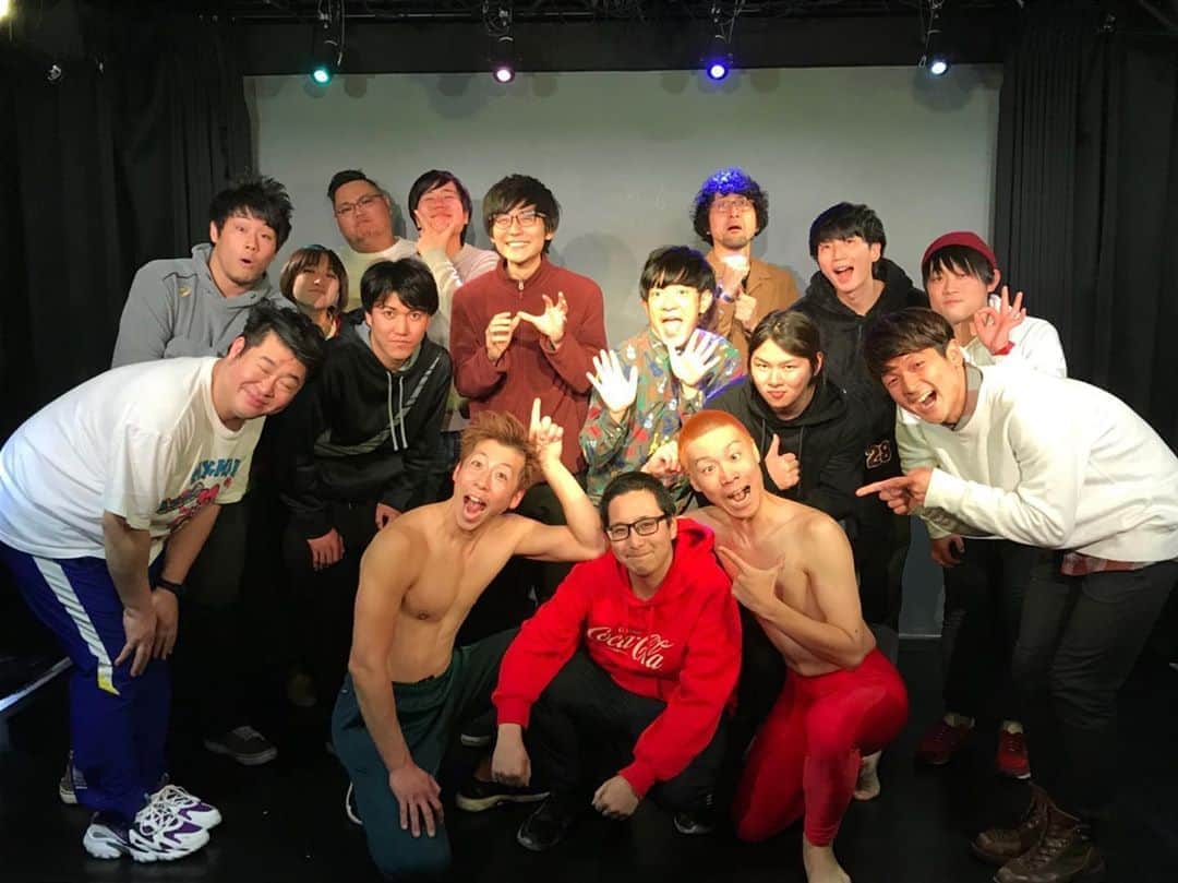 みどりかわたけし（ラ・ラベスト）のインスタグラム：「早くライブやりたいなー リトルシアターは始まったけど、今まで通り何も気にせずライブ出来るのはいつになるのかなー ちなみに、僕達の自粛再開は28日リトルシアターの予定です！ 、 、  #みどりかわたけし#槙野智章 選手#ものまねjapan#日本代表#浦和レッズ#soccer#futsal#サッカー#フットサル#ケイダッシュステージ#芸人#ララベスト#浅草#人力車#東京力車#俥夫#asakusa#rickshaw#instgood#friends#beautiful#instadaily#smile#l4l」