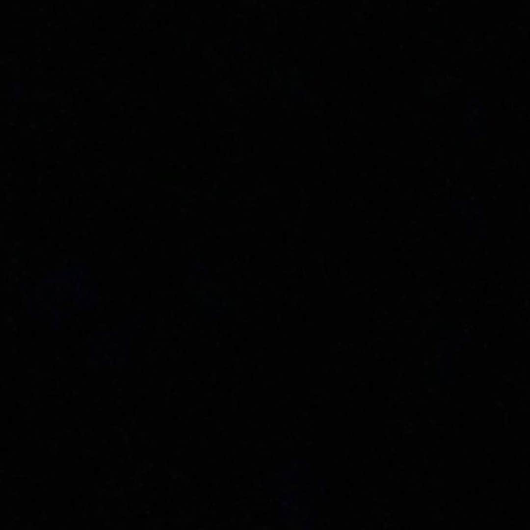 ジョーダン・ロジャースのインスタグラム：「#blackouttuesday Take today to listen, so we can all grow together 🖤」