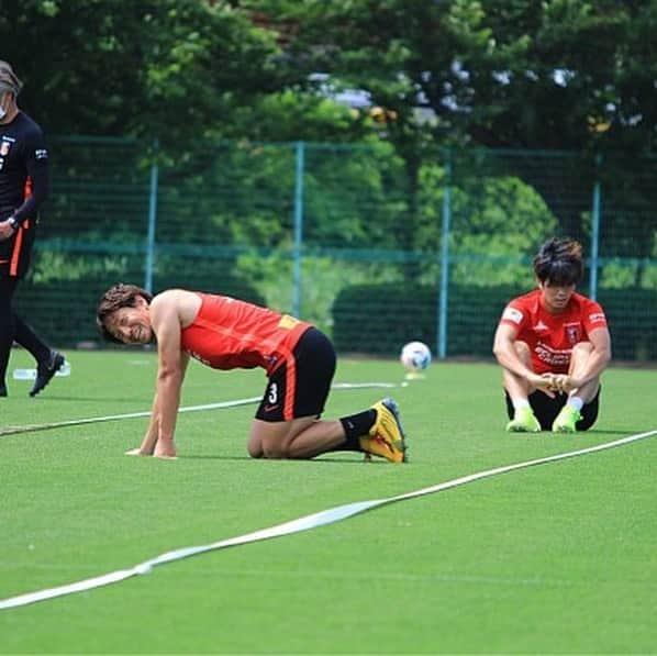 岩波拓也さんのインスタグラム写真 - (岩波拓也Instagram)「最近練習が、、、2枚目見て感じ取ってください。  サッカー楽しいです。 かなりきついです。」6月2日 22時32分 - takuya_iwanami