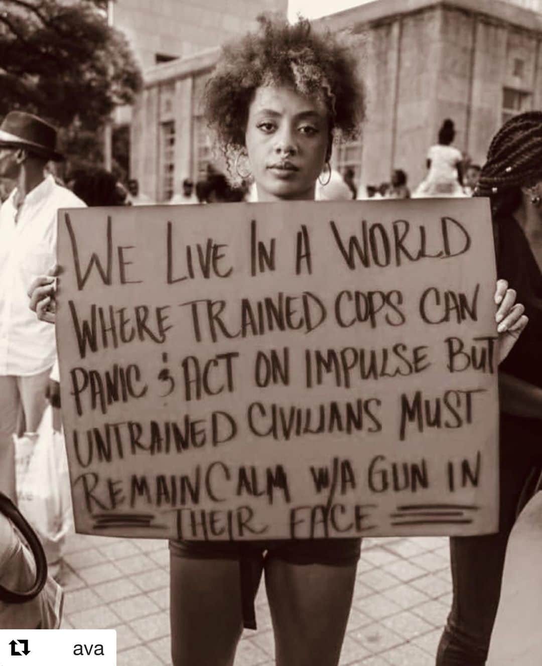 セス・グリーンのインスタグラム：「#Repost @ava  @ava I’m told #BlackOutTuesday began to create space for white folks to learn/talk/read/think about racism? Okay. Add this to your agenda. Think about how you can actively work to dismantle the generations-old systems that encourage and protect police misconduct and murder. Actively. Work. To. Dismantle. Take cues from fellow white folks who wanted tans and tattoos, so they marched on state capitols with their guns and wallah! States opened. Swagger into the halls of power that you have access to with an outrage on behalf of Black Life. Think about how to defend against police officers who murder us and get away with it. Actively. Work. To. Dismantle.」