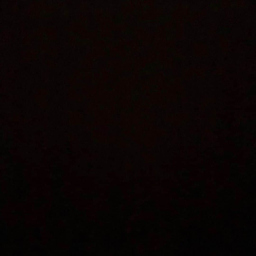 マギー・ジレンホールさんのインスタグラム写真 - (マギー・ジレンホールInstagram)「Listening... #amplifymelanatedvoices #blackouttuesday」6月3日 8時04分 - mgyllenhaal