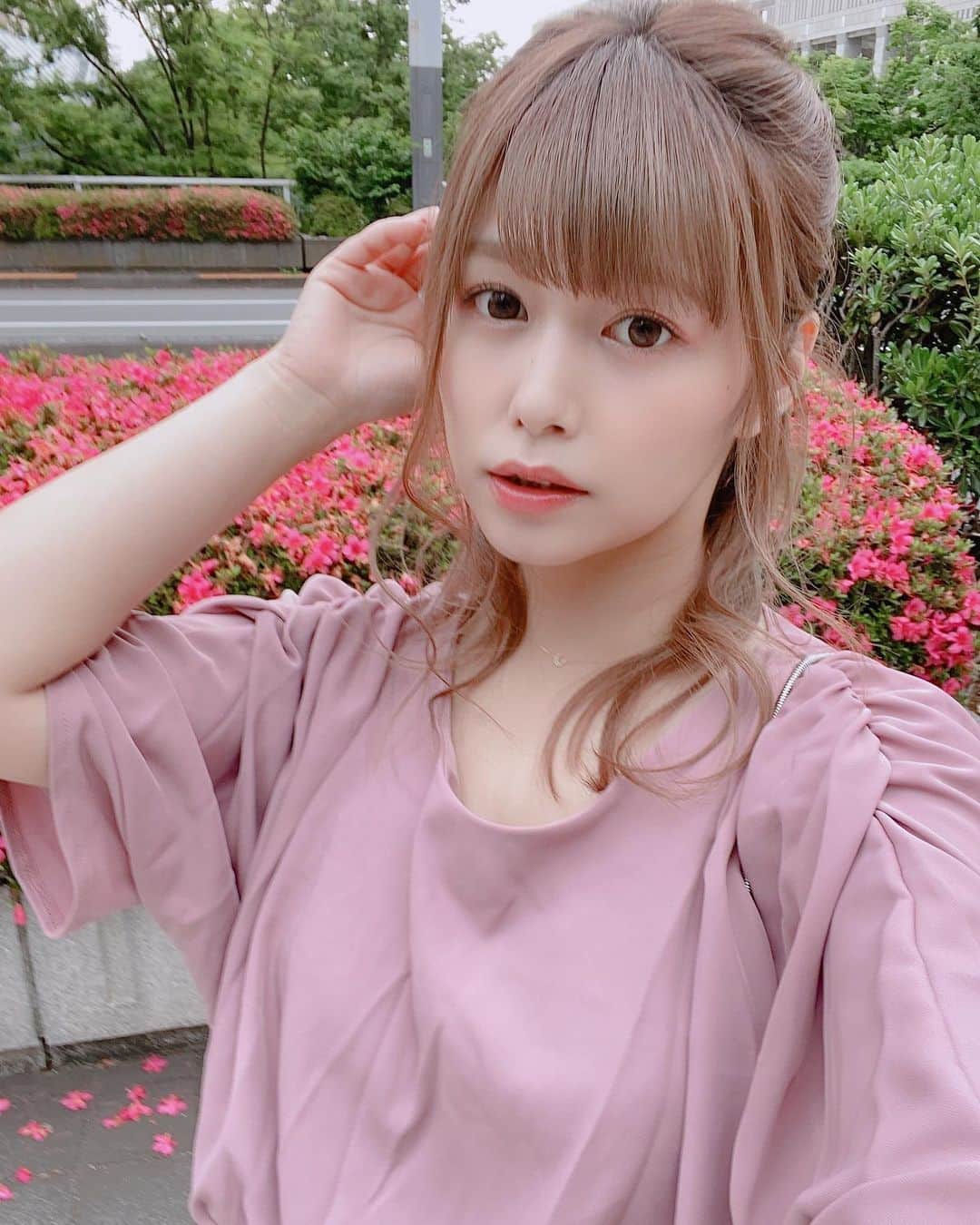 紺野ひかるのインスタグラム：「🌷🌷🌷 . . #紺野ひかる #こんぴか #セクシー女優 #AV女優 #撮影」