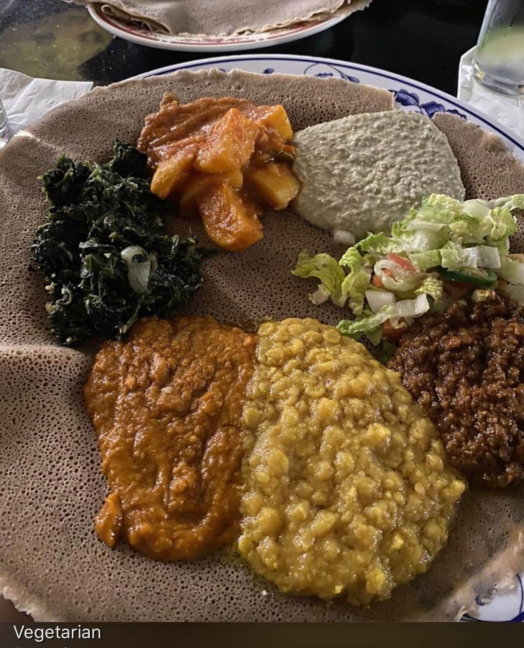 ギレルモ・ディアスさんのインスタグラム写真 - (ギレルモ・ディアスInstagram)「another one of my favorite Ethiopian restaurants in LA: AWASH, I picked up my lunch from there today..one of the best! #SupportBlackBusinesses #BlackLivesMatter」6月3日 8時31分 - guillermodiazreal