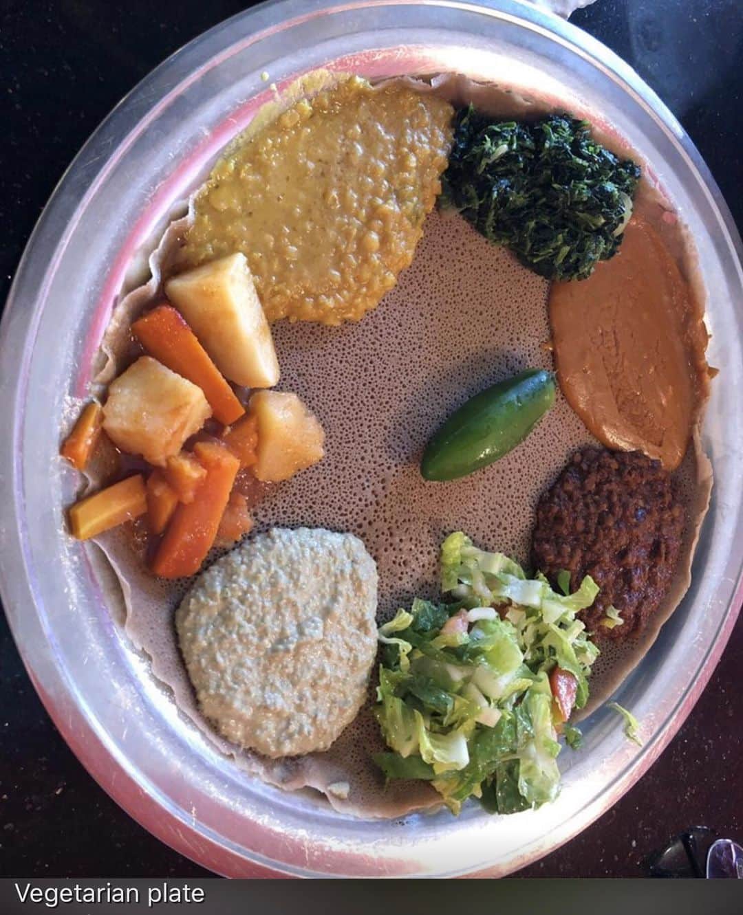 ギレルモ・ディアスさんのインスタグラム写真 - (ギレルモ・ディアスInstagram)「another one of my favorite Ethiopian restaurants in LA: AWASH, I picked up my lunch from there today..one of the best! #SupportBlackBusinesses #BlackLivesMatter」6月3日 8時31分 - guillermodiazreal