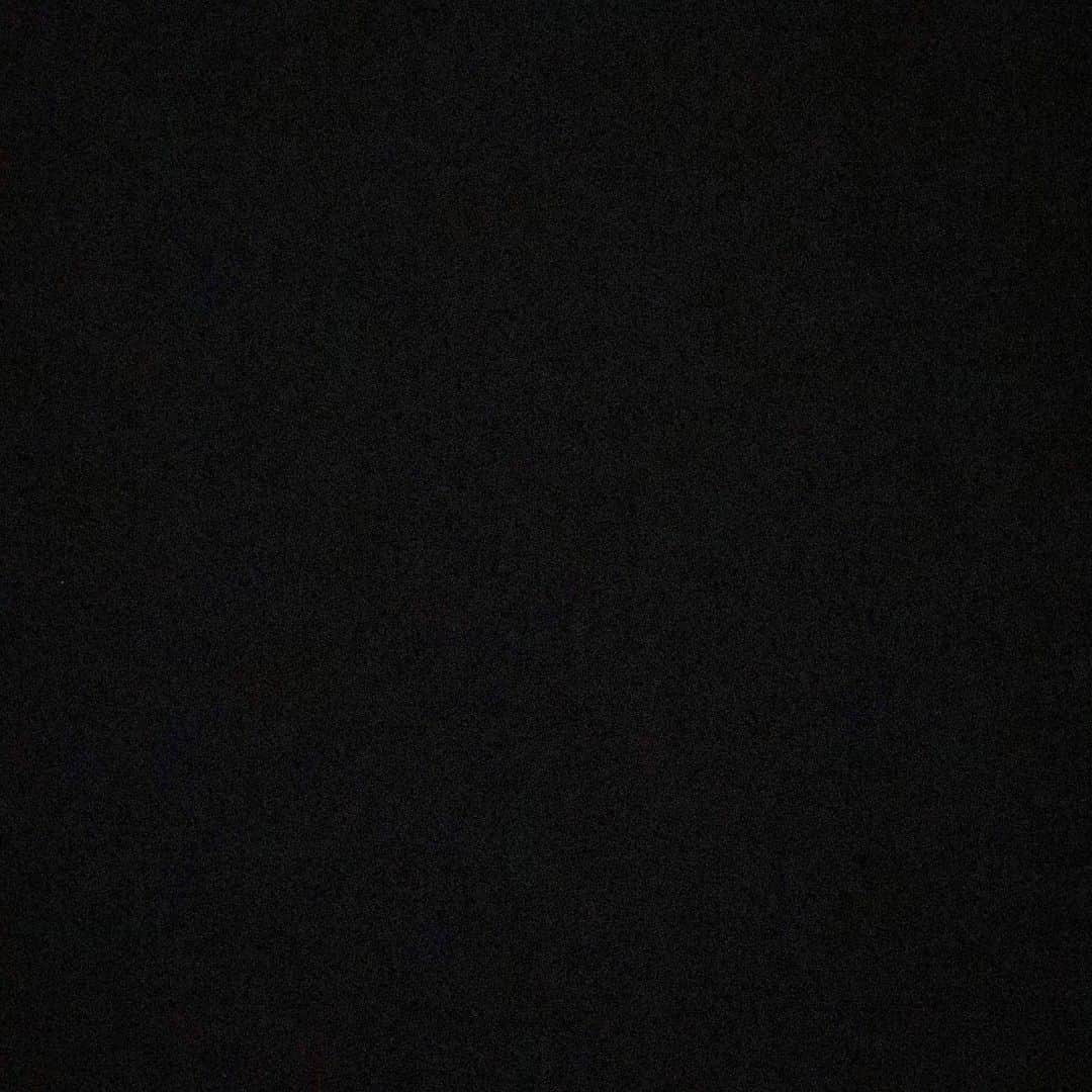 デビッド・リーのインスタグラム：「#blackouttuesday」