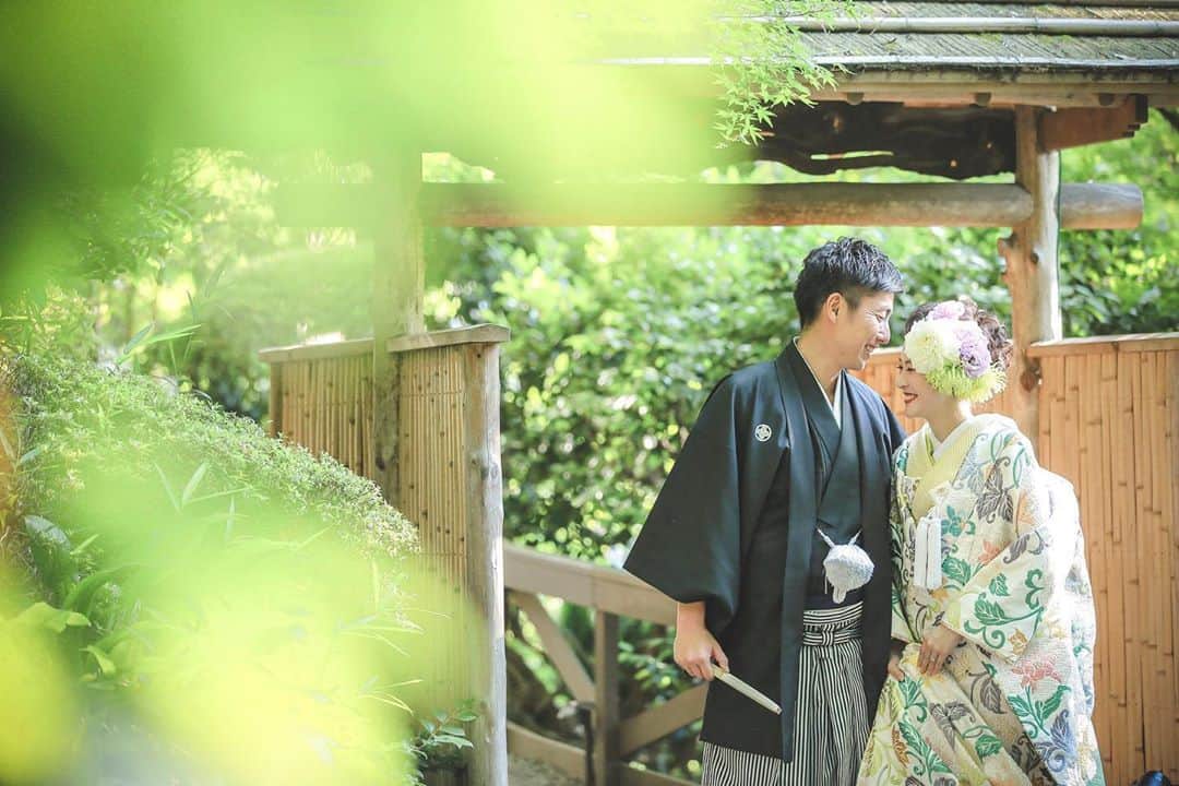 Sayuri（岸岡小百合）さんのインスタグラム写真 - (Sayuri（岸岡小百合）Instagram)「* 結婚式からもう2年か🌿 楽しかったなぁ。 沢山の方々のおかげで今があるなと心から感じます。 * さ、また今日から初心に戻って頑張ろっと😊❤️ * あぁぁ、太ったなぁ。やばいなぁ🤣 この頃に戻りたいわぁ🐖  #hatsukoendo #hatsukoendoweddings  #grace #giselle #ines #abyhatsukoendo #ウェディングドレス  #weddingdress  #ルミエール #チャペル #挙式 #ルミエールチャペル #25ansウエディングオフィシャルブライズ  #weddingshoes  #weddingphoto #椿山荘 #ホテル椿山荘東京 #chinzanso #アフターブーケ #ブーケ #花嫁 #wedding #bride #20180603 #椿山荘花嫁」6月3日 0時51分 - sayuuringo