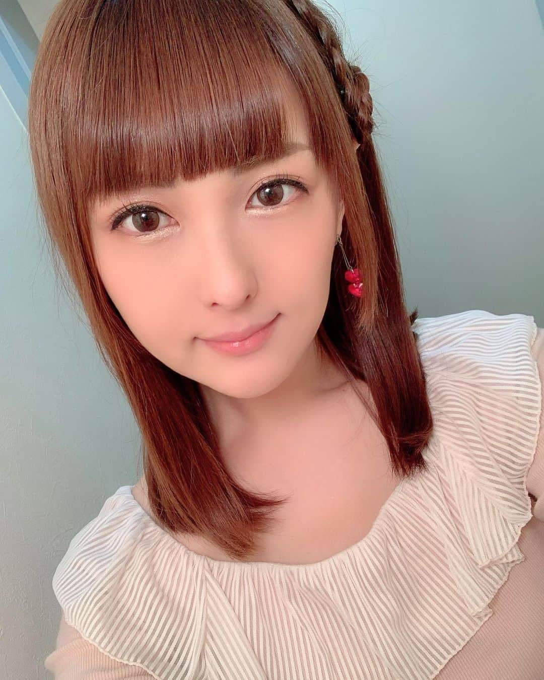 椿姫彩菜のインスタグラム：「うーん  もう髪伸ばしたいwwwwwww」