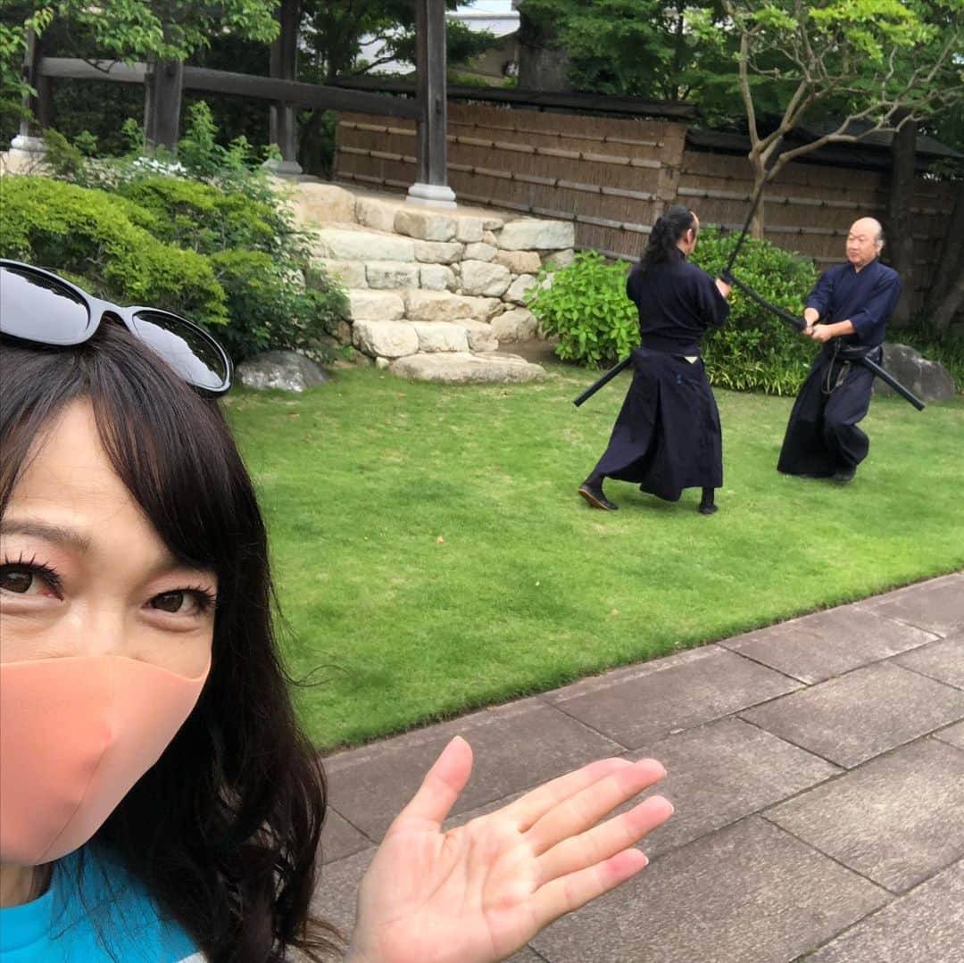原めぐみさんのインスタグラム写真 - (原めぐみInstagram)「（原めぐみofficial） 7pics  photos  swipeーーーーー▶︎▶︎▶︎ 土方歳三、近藤勇の流派「天然理心流」の高鳥天真先生とキャストの皆さんで記念撮影　https://ameblo.jp/meguming5/entry-12600945142.html 💝  #歳三の刀 #土方歳三  #サムライ  #侍  #新撰組 #土方歳三生誕祭  #日露合作映画  #天然理心流  #試衛館  #増山麗奈  #辰巳琢郎  #辰巳真理恵 #山本修夢 #大島葉子  #原めぐみ  #セルゲイ・ノヴォジーロフ  #マキシム・コロソフ #レディフォー #クラウドファンディング」6月3日 1時36分 - meguming.h