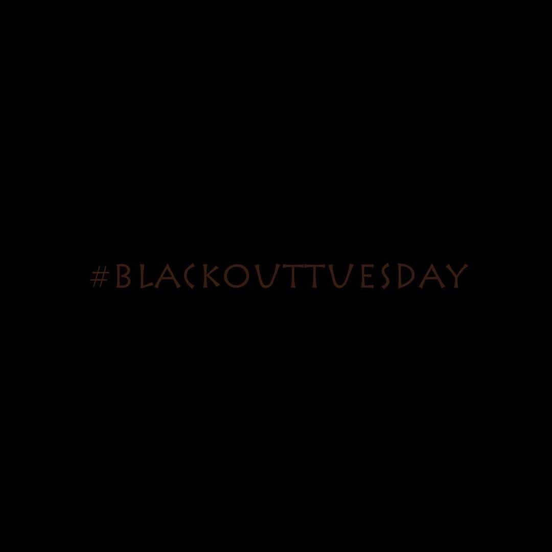 SHO-NOさんのインスタグラム写真 - (SHO-NOInstagram)「#BlackOutTuesday #BlackOutWednesday 水曜日になっちゃった 差別のない世界を願って……🖤」6月3日 1時41分 - shono.contact