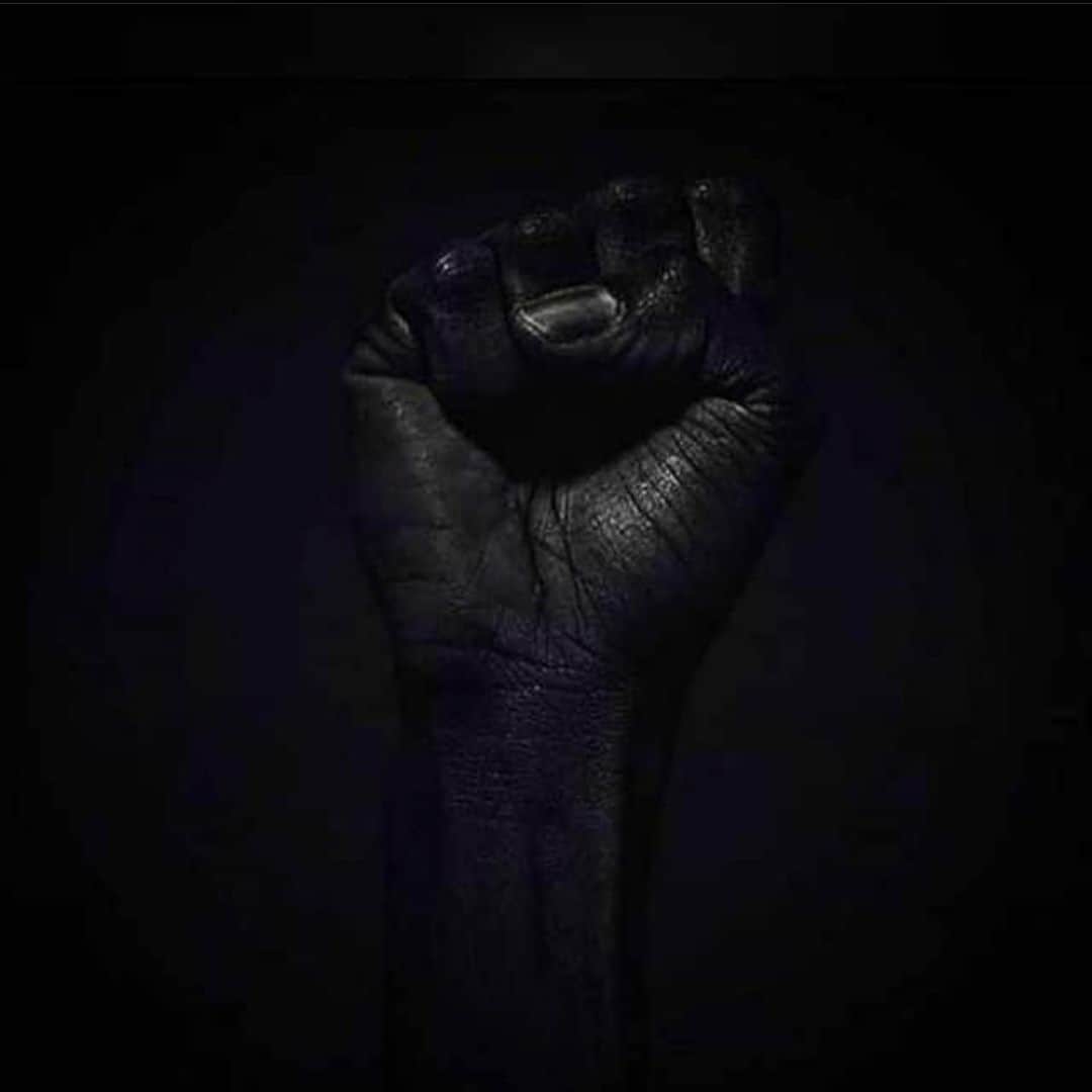 ダニルソン・コルドバのインスタグラム：「✊🏿✊🏿✊🏿✊🏿」