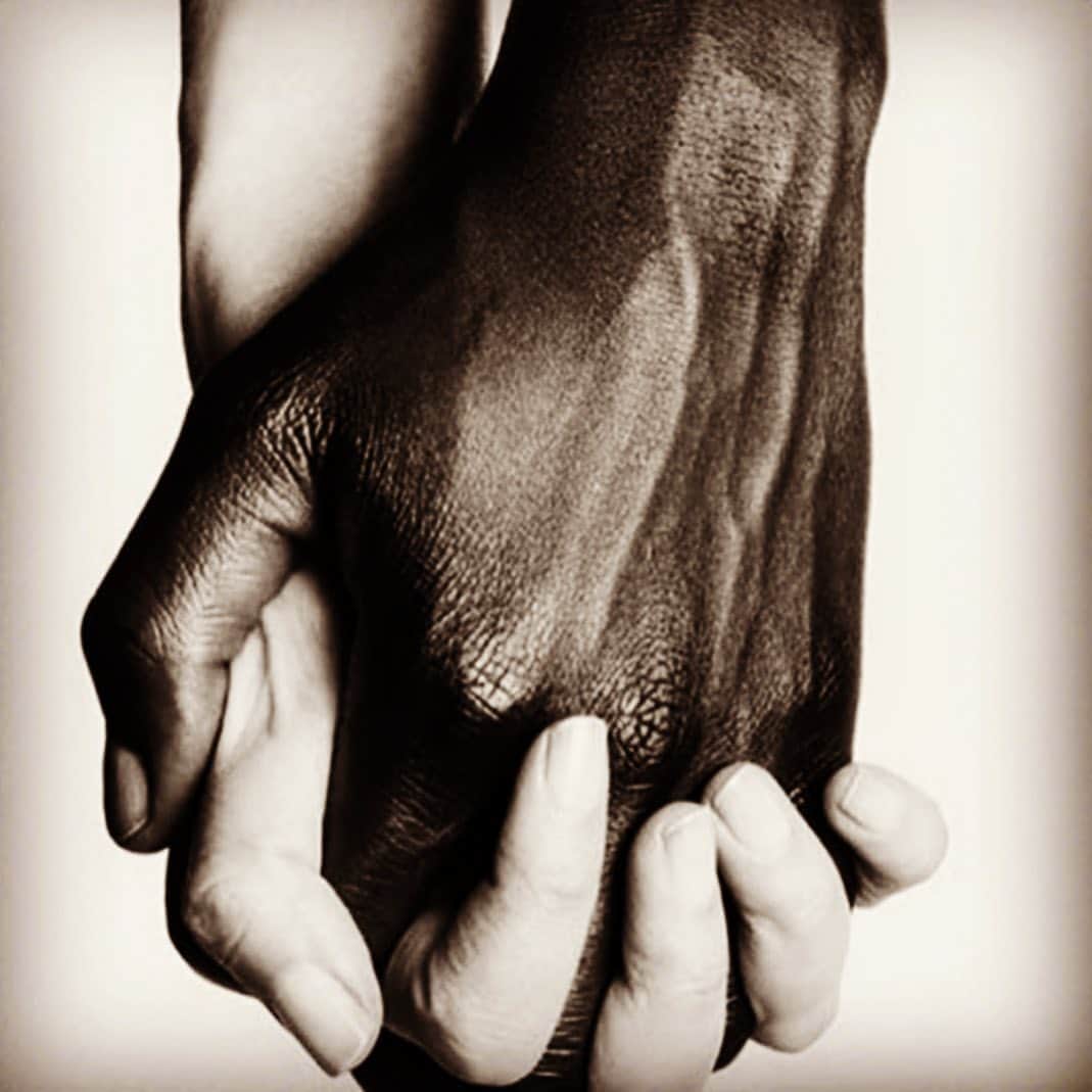 ニコール・ミッチェル・マーフィーさんのインスタグラム写真 - (ニコール・ミッチェル・マーフィーInstagram)「Imagine if everyone in the world was the same color. How boring would that be? #friendshiplovepeace  #love #unity #peace #weareone #weareallequal #nomatterwhatcolor #stopkillingus #stopracism #govote」6月3日 1時48分 - nikimurphy