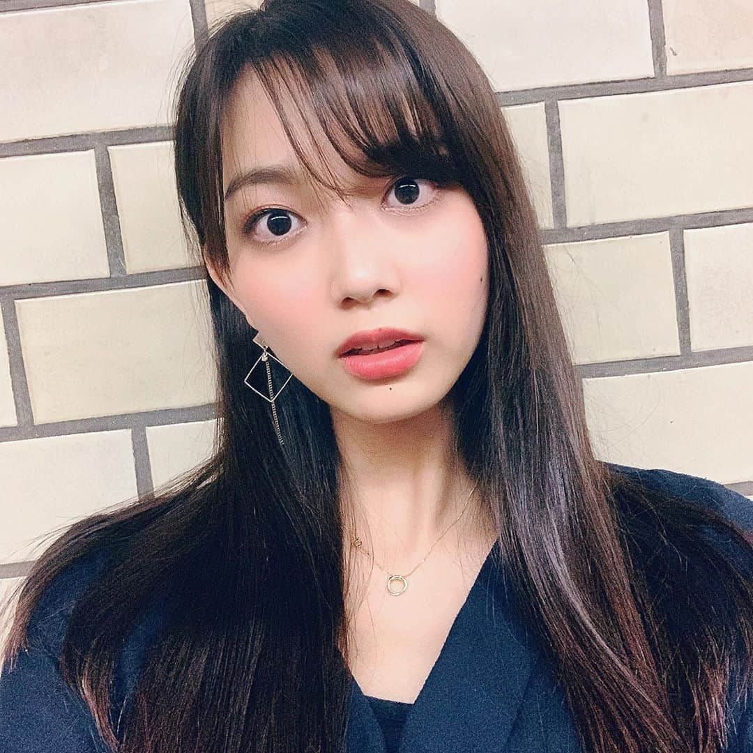 間瀬遥花さんのインスタグラム写真 - (間瀬遥花Instagram)「. ひっさびさに自撮りしたらなんだこの顔🦦 . . . #ナチュラルメイク #ナチュラル　#黒髪 #黒髪ロング っぽく撮れちゃったけど実際は普通に #茶髪  #ストレートヘア #ストレート #自撮り #自撮り女子 #自撮り界隈」6月3日 1時48分 - maseharu_929