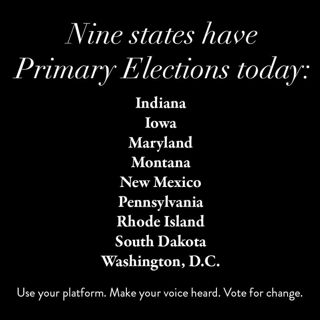 オリヴィア・パレルモのインスタグラム：「To make change, we must vote for change. Use #blackouttuesday for good to inform and educate. Please register to vote and if it’s a primary in your state today, please make your voice heard. Link in bio for resources on individual state primary elections 🖤🖤🖤 #vote #justiceforgeorgefloyd」