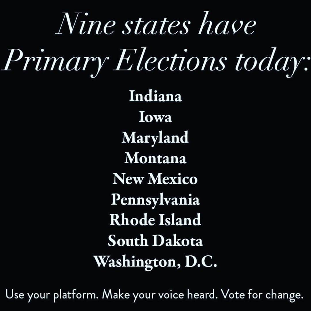 ケリー・オズボーンのインスタグラム：「If you live in one of these states please please please get out and vote!!!!!」
