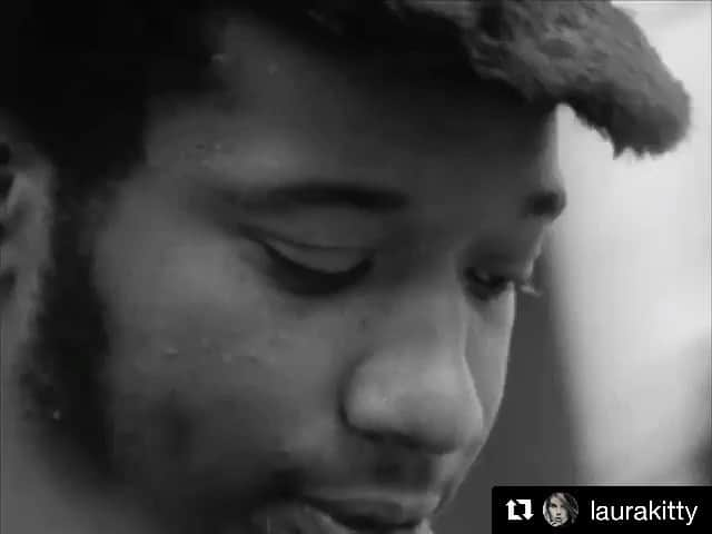 ミシェル・フォーブスのインスタグラム：「#Repost @laurakitty with @get_repost ・・・ Fred Hampton, chairman of the Illinois chapter of the Black Panther Party and deputy chairman of the national BPP, speaking at a Chicago rally (held on October  29, 1969) against the trial of eight people accused of conspiracy to start a riot at the Democratic National Convention. Hampton has been identified by the FBI as a radical threat in 1967; less than two months after this footage was taken, Hampton was shot and killed in his bed during a predawn raid at his Chicago apartment by a tactical unit of the Cook County State's Attorney's Office in conjunction with the Chicago Police Department and the Federal Bureau of Investigation. The police described their raid on Hampton's apartment as a "shootout", yet it was later found that all but one of nearly 100 shots were fired by police. Historians and scholars now widely considered Hampton's death an assassination under the FBI's initiative. This footage is from a 1971 documentary, 'The Murder of Fred Hampton'—director Howard Alk and producer Mike Gray visited and filmed the unsecured crime scene, capturing footage that proves Fred Hampton was assassinated. I will put a google drive link to download the film into my stories. 💔 #fredhampton」