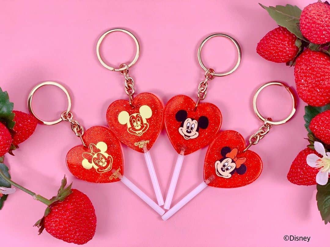 のインスタグラム：「Disney avenue 東京駅店限定のハート型キャンディキーリングを6月6日より発売START♡ ※ご来店が難しいお客様に向けて、現金書留での対応もさせて頂いておりますので、ご希望のお客様は店舗までお問い合わせください☎️ #disneyavenue #tokyo  #tokyostation  #kiddyland #東京 #東京駅  #キデイランド #disney  #♡ #キャンディ #キャンディキーリング  #mickeymouse  #minniemouse  #ミッキーマウス #ミニーマウス #東京駅限定」
