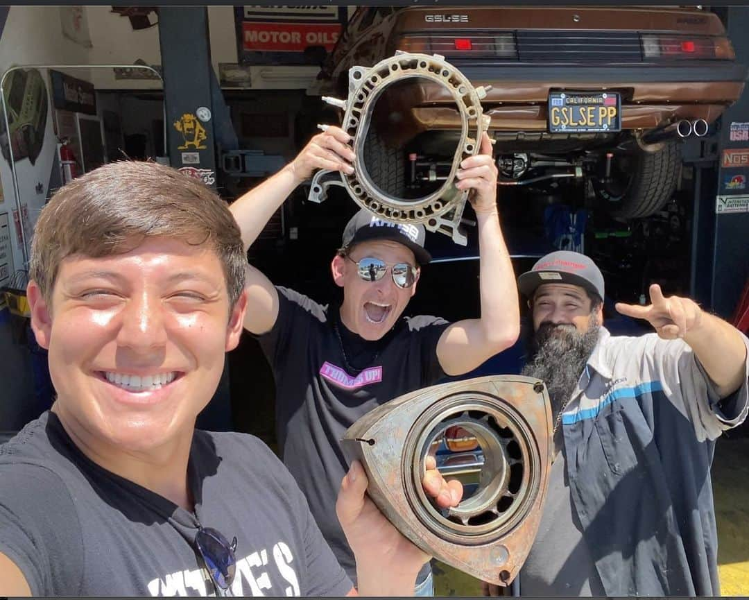 スティーブさんのインスタグラム写真 - (スティーブInstagram)「The 13b rotary engine that came with our car is a pile of crap!  how we gonna build a bad ass engine? Rotary Ryan to the Rescue!! #13b #rotaryengine #rotarylife #rotarypower #6port #ロータリーエンジン #ロータリー　#マツダ　#mazdarx7 #rx7fc  車にあったエンジンは結局使えなかった… 最高のエンジンを作るには良いパーツと腕の良いロータリー職人が必要！ライアンに出会えて良かったよ！」6月3日 7時20分 - stevespov