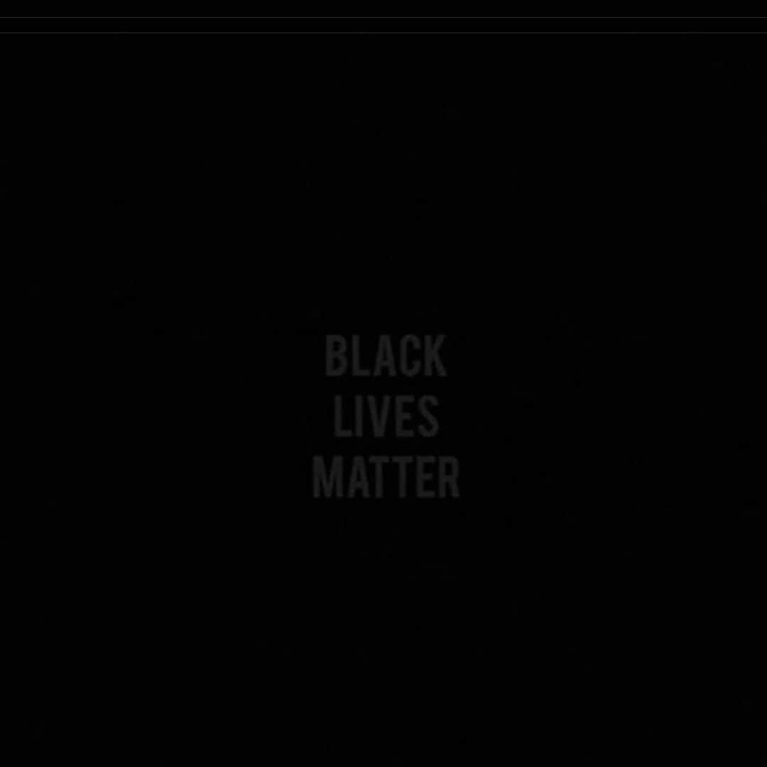 オリビエ・ヌチャムのインスタグラム：「#blacklivesmatter #blackouttuesday ✊🏿✊🏾✊🏻」