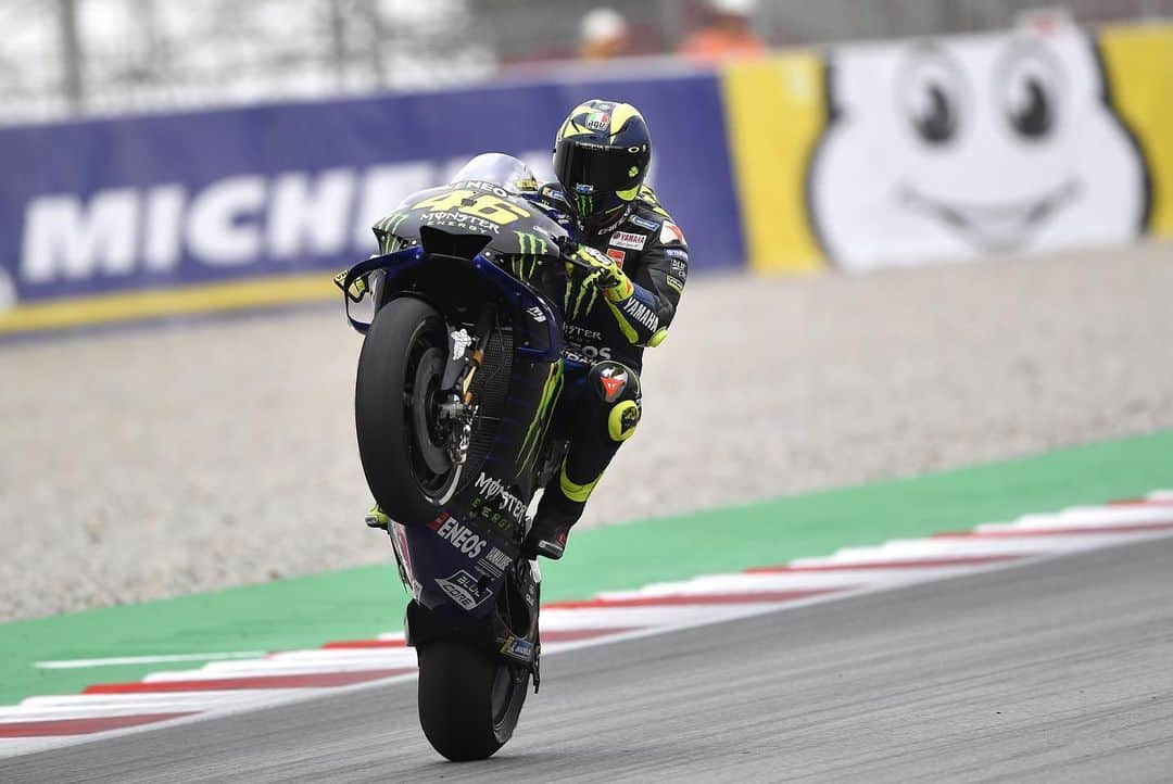 YamahaMotoGPさんのインスタグラム写真 - (YamahaMotoGPInstagram)「Your weekly #WheelieWednesday-fix, courtesy of @valeyellow46 ✌️ . . #MonsterYamaha | #MotoGP |  #StaySafe | #DoYourPart」6月3日 17時52分 - yamahamotogp