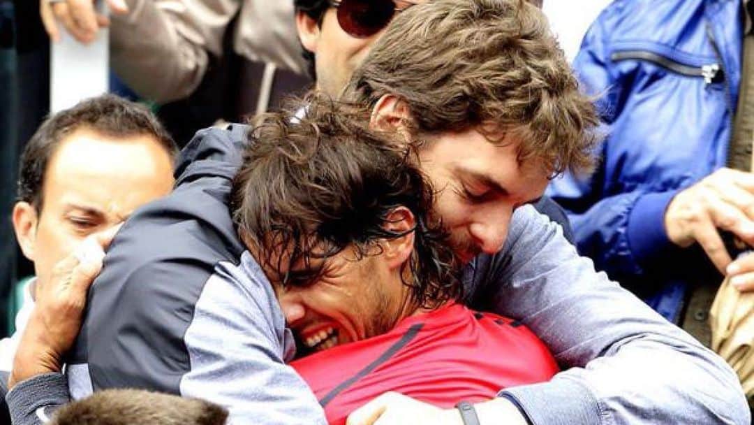 パウ・ガソルのインスタグラム：「34 años Rafa... ¡Quién los pillara amigo! 😜😎 No me cansaré de decirlo: es una suerte que el camino del deporte me haya regalado tu amistad. ⠀⠀⠀⠀⠀⠀⠀⠀⠀ Espero que juntos podamos seguir trabajando para afrontar nuevos retos y lograr nuestras metas. ⠀⠀⠀⠀⠀⠀⠀⠀⠀ ¡Feliz cumpleaños, @RafaelNadal! 🎂」