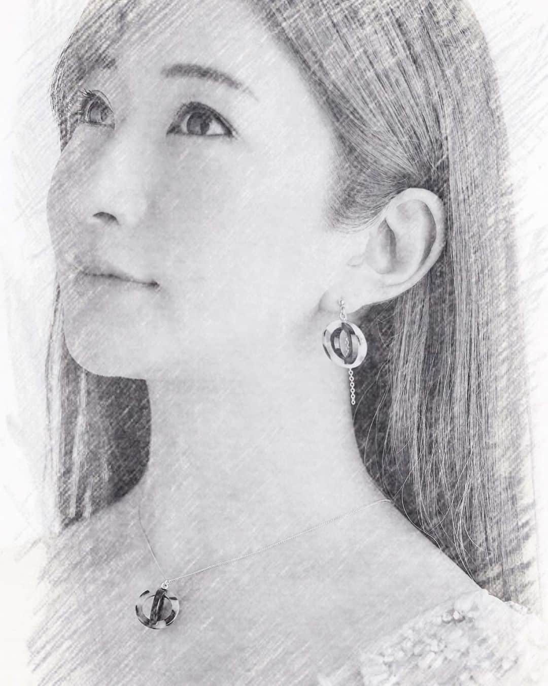 中村江莉香さんのインスタグラム写真 - (中村江莉香Instagram)「#米江莉香 イラスト募集します🍚 採用された方、1名様にお米一年分プレゼント🎁させていただきます🤝✨ 私、中村江莉香の似顔絵を大募集中❗️ 【応募方法】 ✅ @kome_erica_official  #米江莉香　#中村江莉香 (追記 @erica_nakamura もタグ付け) をタグ付け、投稿して下さい👩‍🌾🥕🍚 ・ #農業を盛り上げる 👍 インフルエンサーである私のお米作り。そして携わり方🤝✨皆さんと楽しく引き続き歩んでいきたいです🍙🍛 えいえいおー❤️ 花火もお祭りも...中止になる中、出来る事を。わくわくをシェアできるよう、これからも日々大切に丁寧に取り組んでいきたいです。 よろしくお願い申し上げます🍚✨ 素敵なイラスト..お待ちしております。 締め切り2020.6.20🎁 ・ #似顔絵募集 #イメージイラスト #イラスト企画 #イラスト募集 #オンラインサロン #えりファミ #イラストレーター #イラスト募集中 #イラスト募集してます #斬新なものも #とにかく募集 #イメージに合わせて #白米玄米 #山形県米沢市 #置賜地区 #byokitama #お米プレゼント企画 #お米一年分 #プレゼント企画 #プレゼント企画開催中 #誰でも応募可能 #絵が描くのが好きな人 #絵を書くのが好きな人と繋がりたい #イラストレーターさんと繋がりたい #素人さんも大歓迎 #イラスト大募集 #お願い申し上げます  hair / @heartim__lobby  accessory / @forget_m_n  dress / @andyoudressingroom」6月3日 10時28分 - erica_nakamura